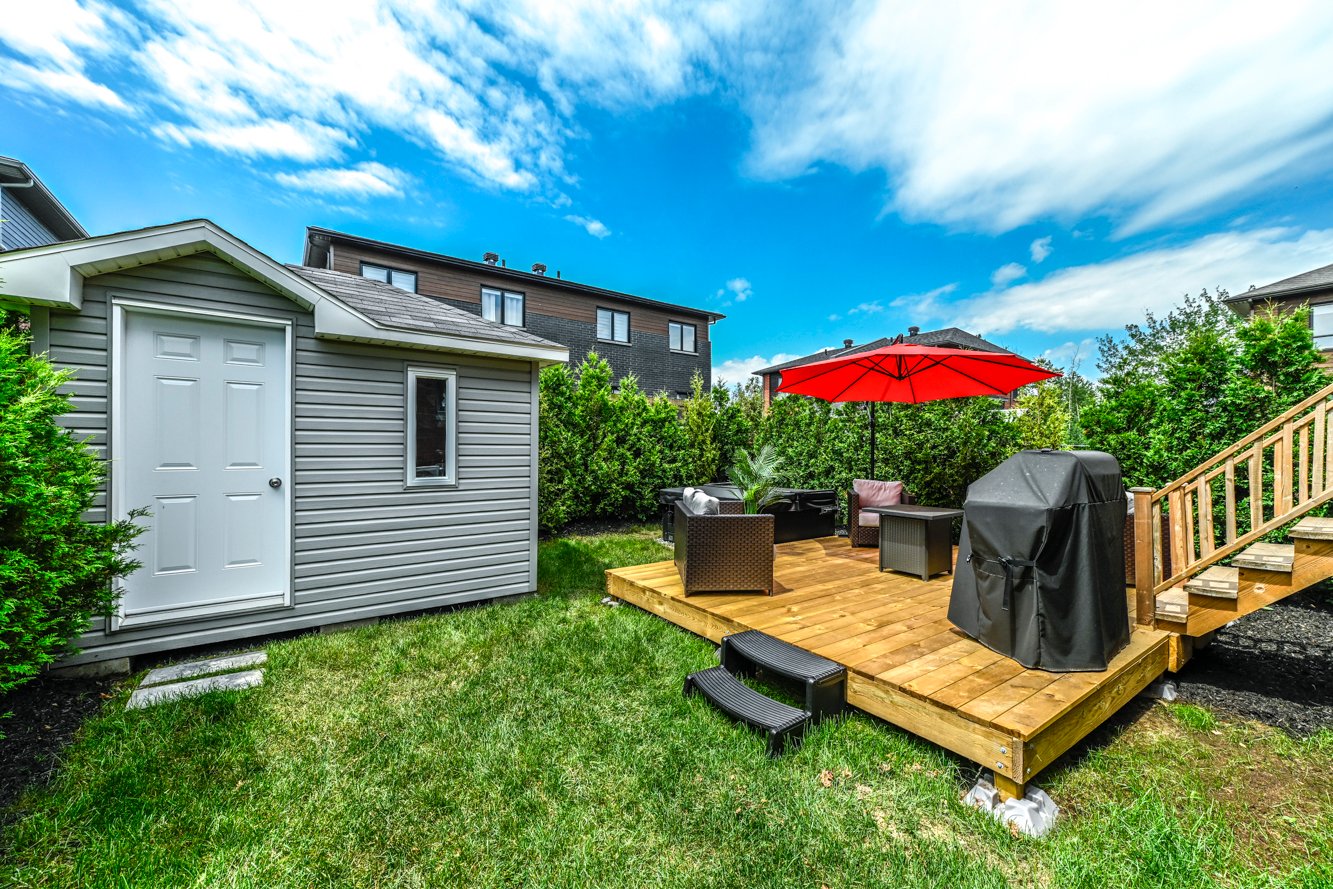 Grand patio & cabanon