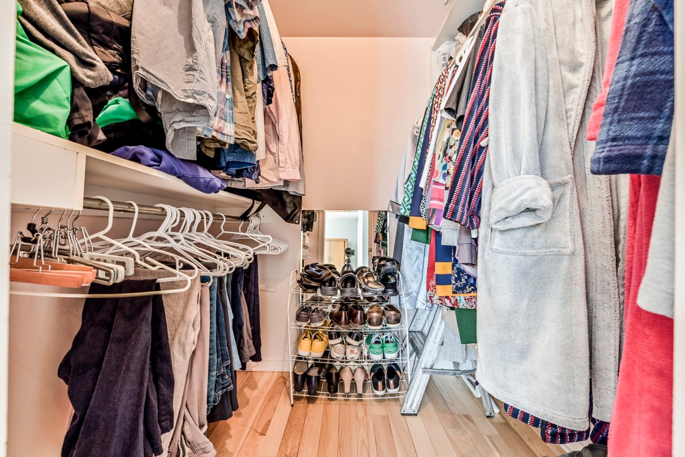 Walk-in closet