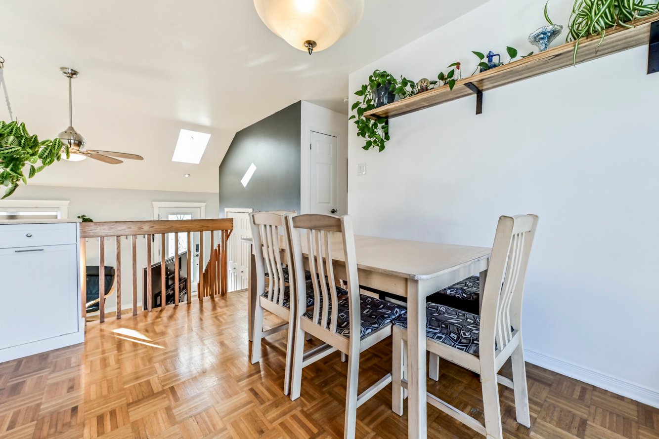 Aire ouverte au RDC mais sur 2 paliers