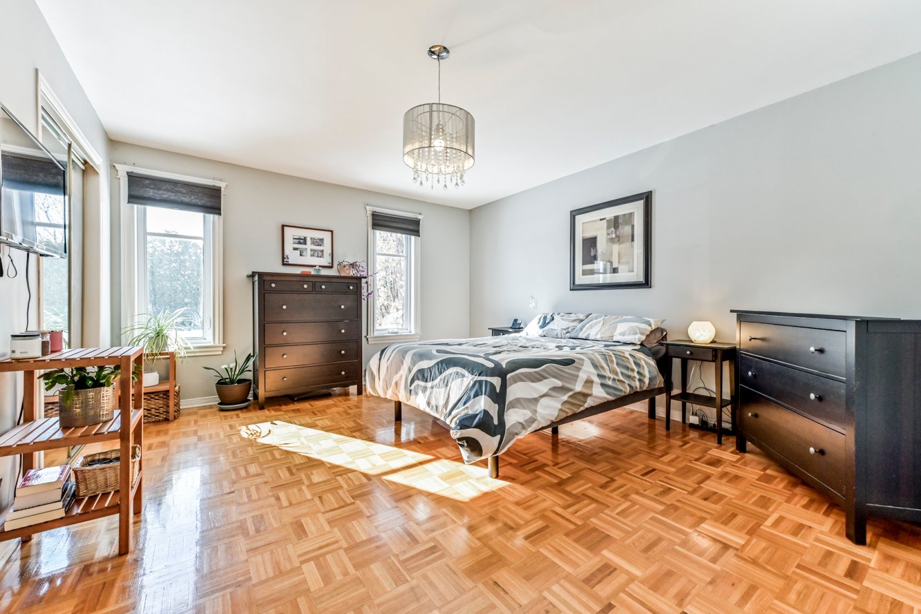 Grande pièce, possibilité de lit king