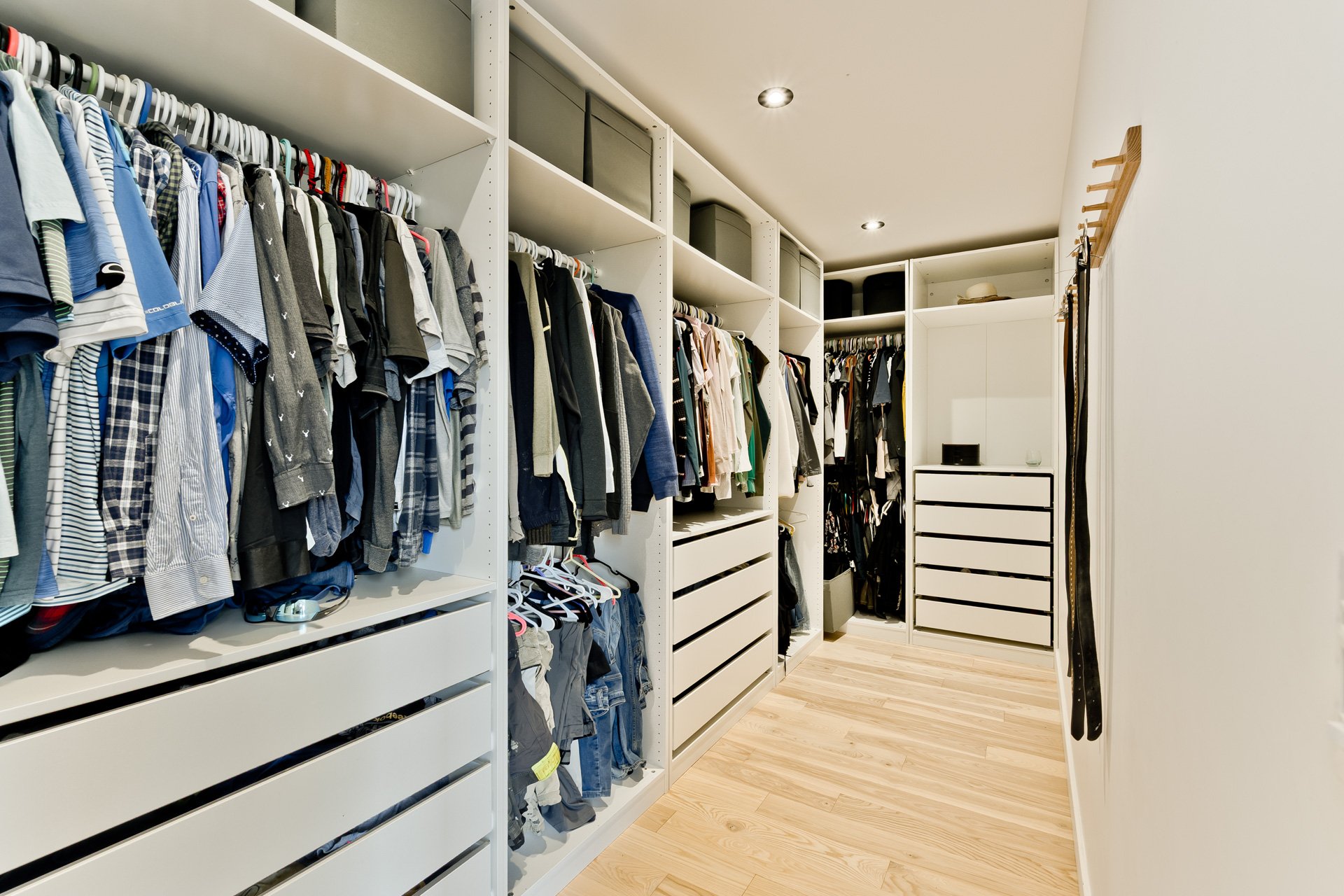 Walk-in closet