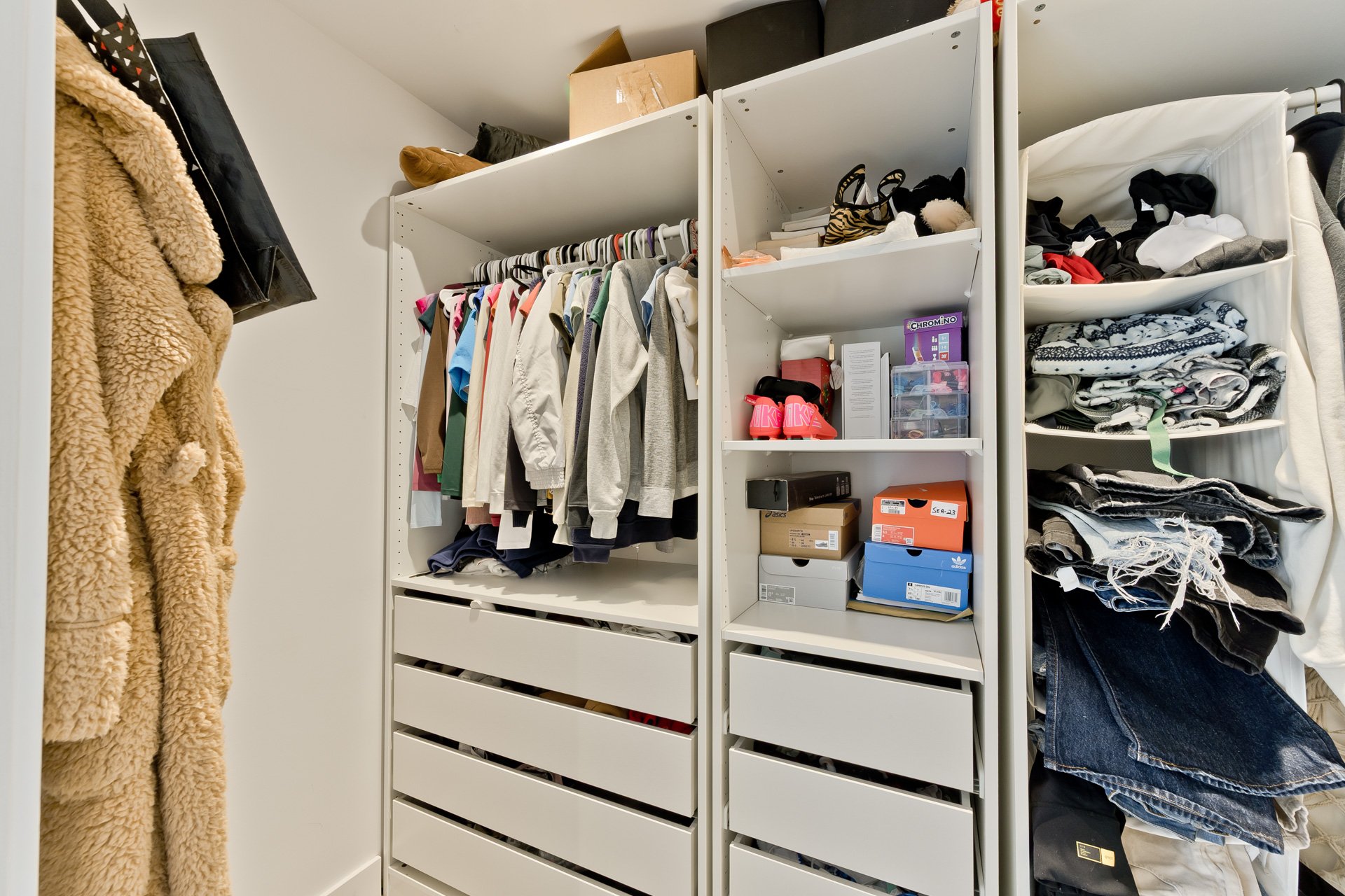Walk-in closet