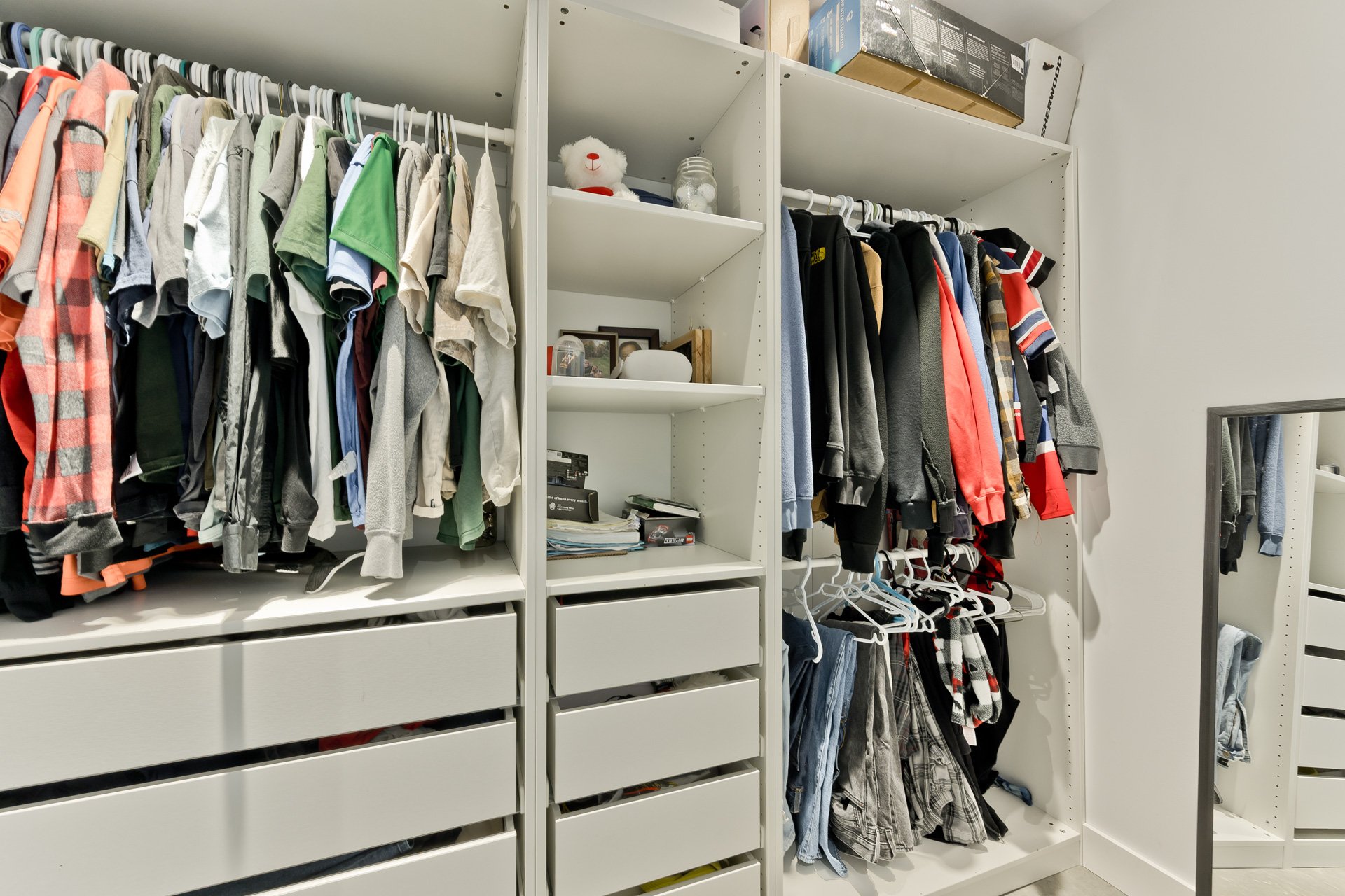 Walk-in closet