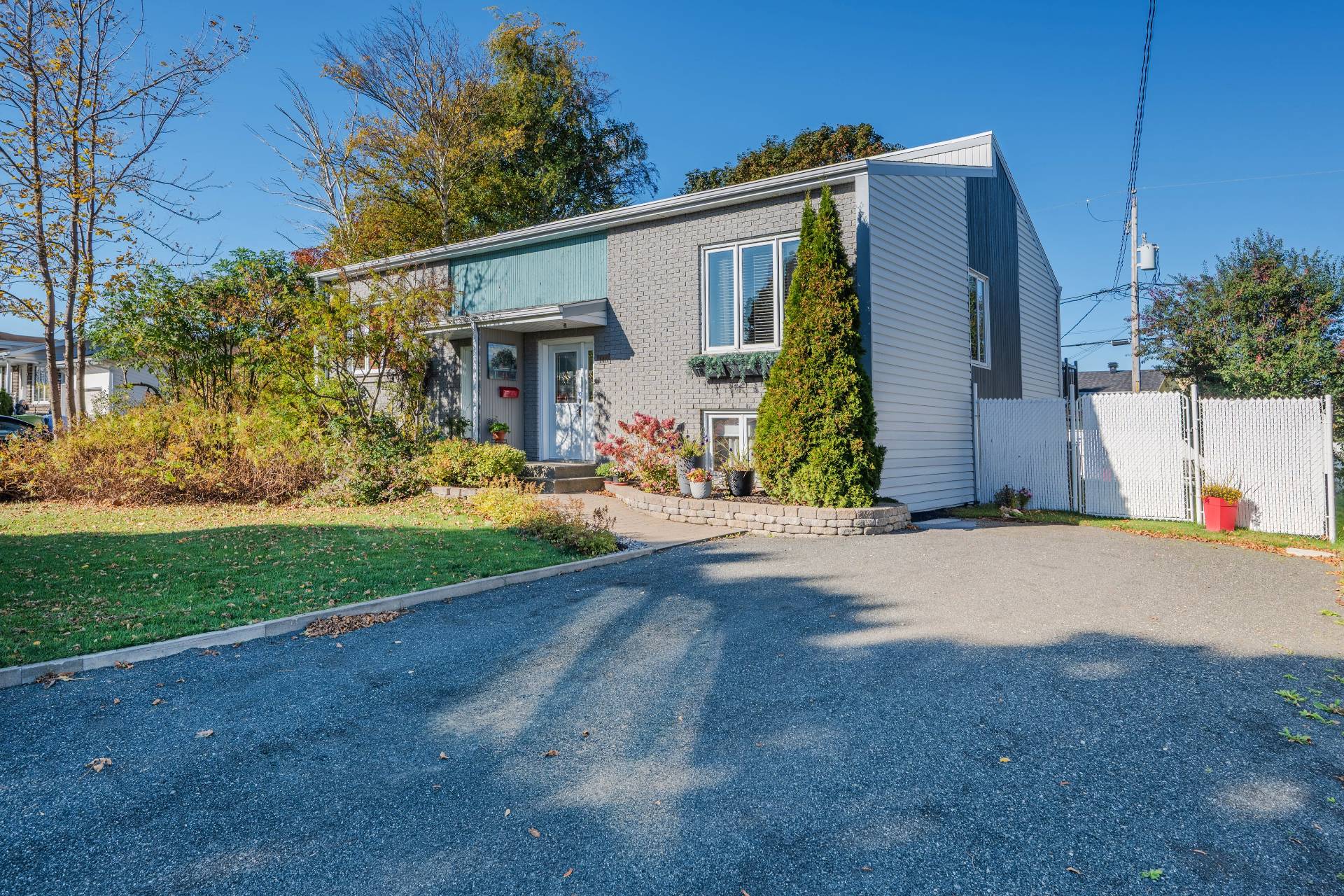 Jumelé situé dans un trés beau secteur