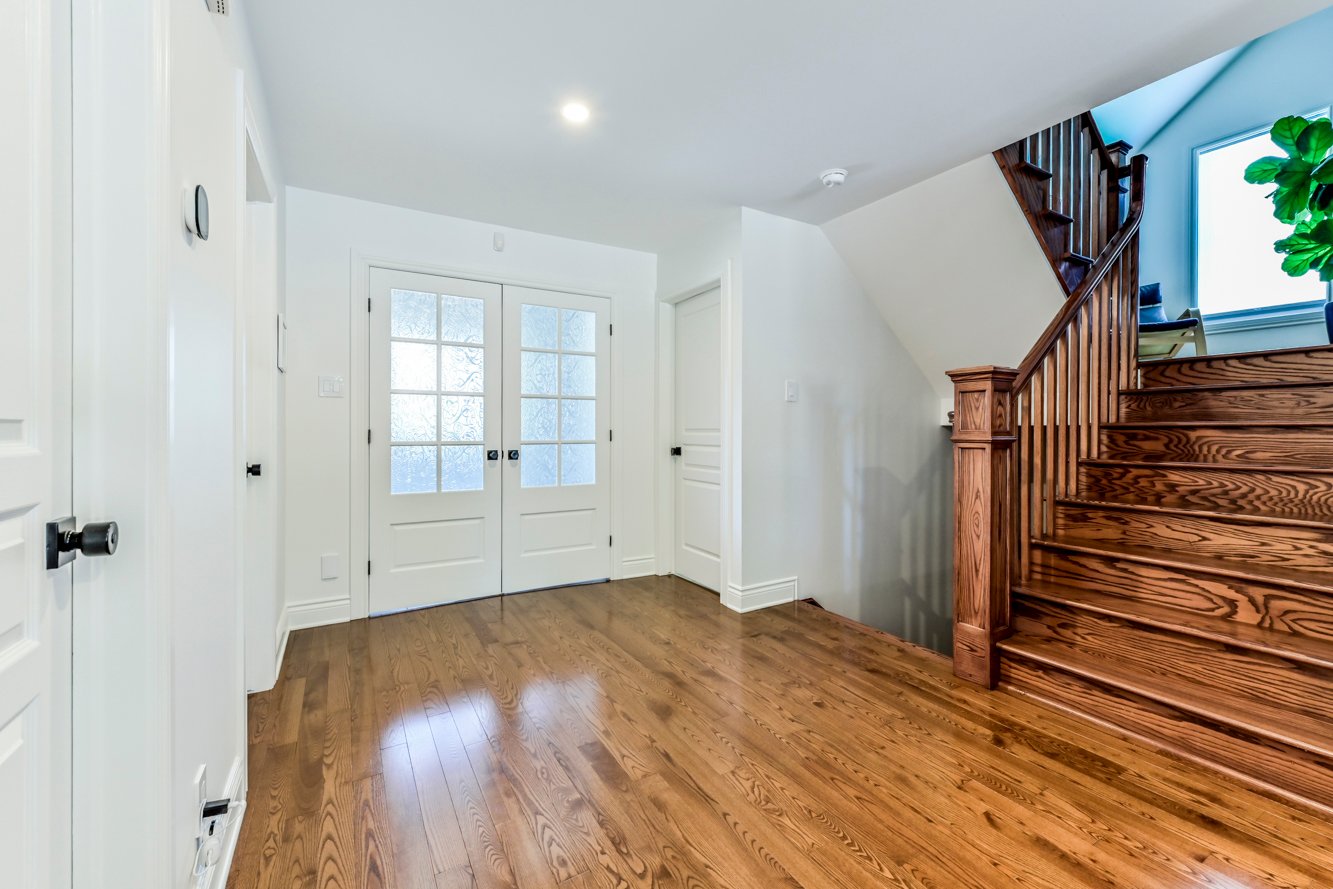 Situé en façade de la maison