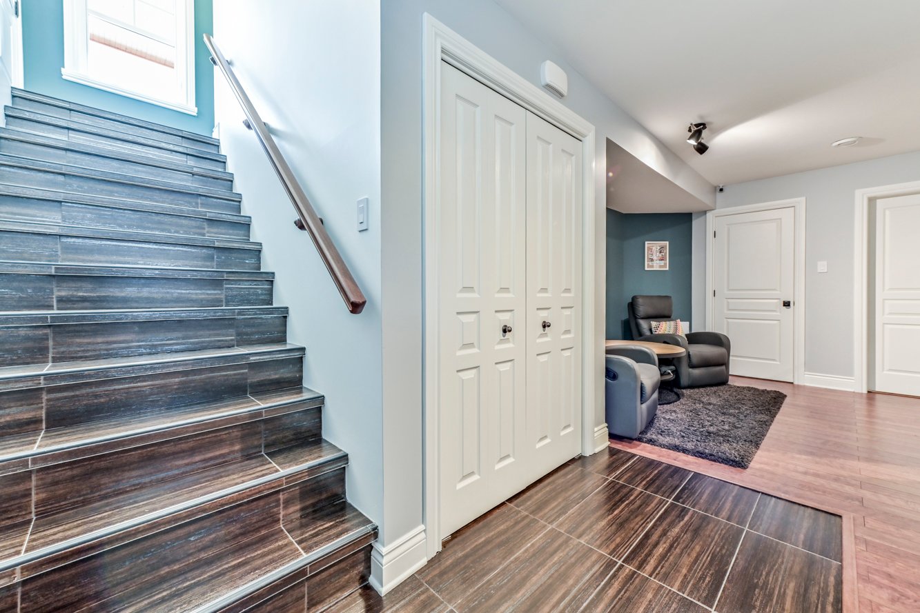 Entrée indépendante, idéale pour bureau prof.