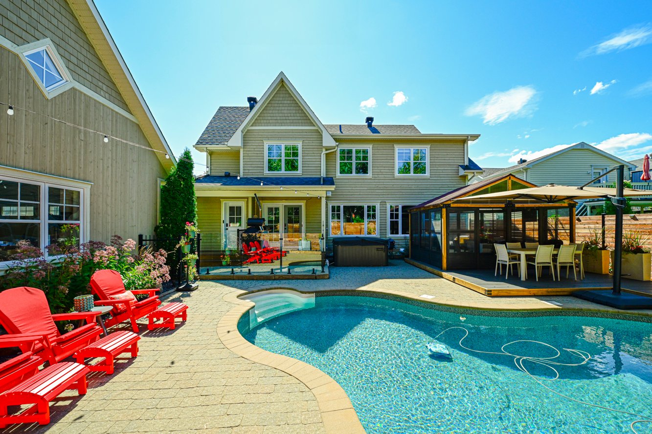 Aménagement extérieur optimisé, tout y est!