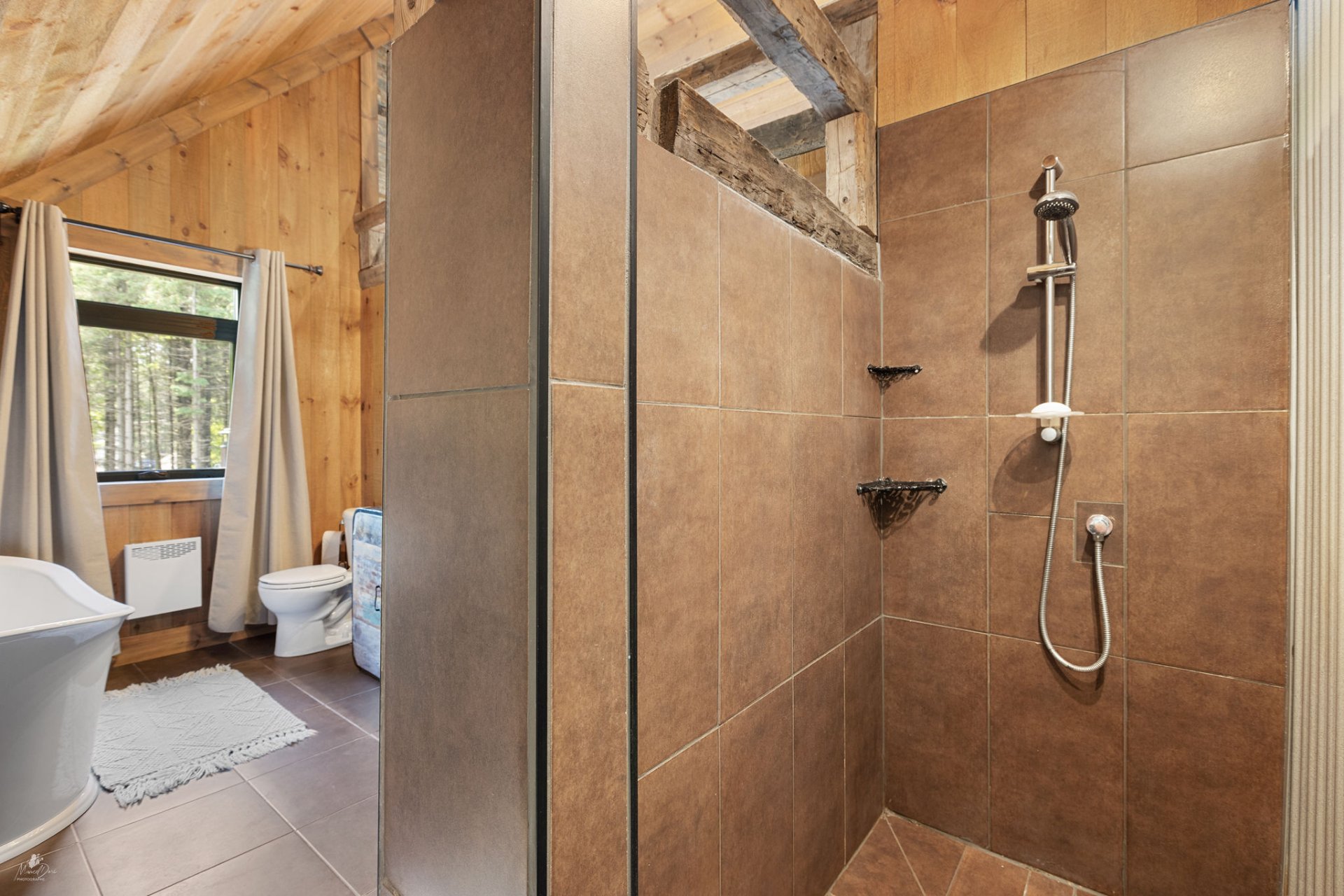 Salle de bains attenante à la CCP