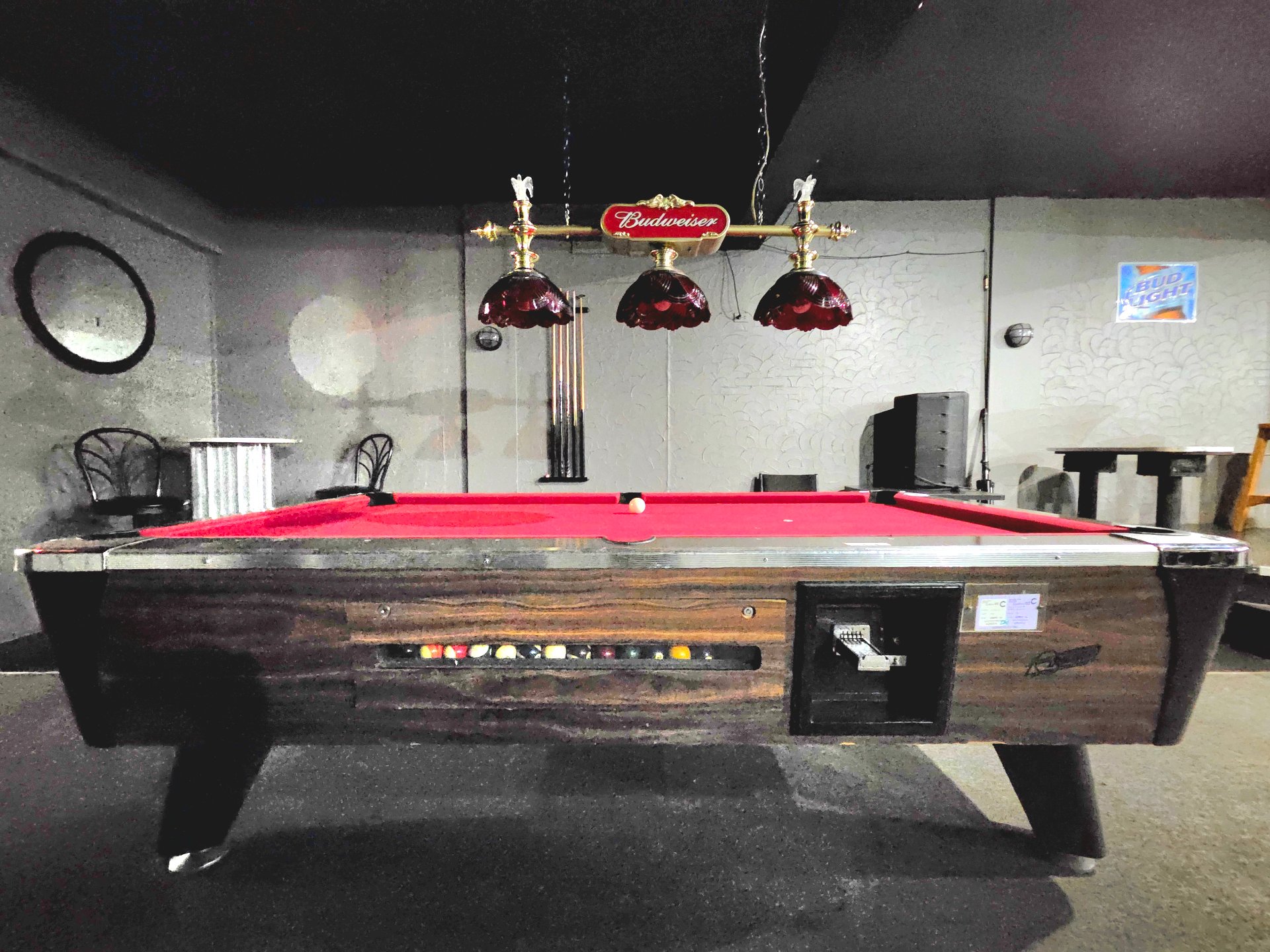 Table de pool , Salle de spectacle Le Chameau