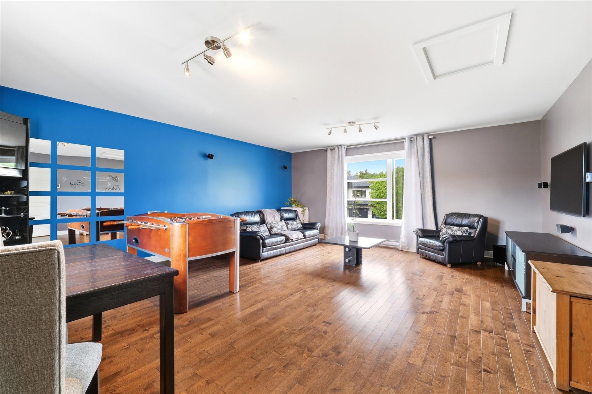 Peut être une chambre