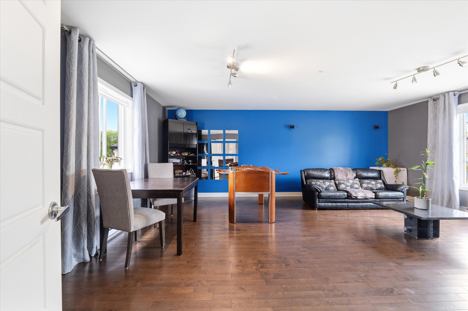 Peut être une chambre