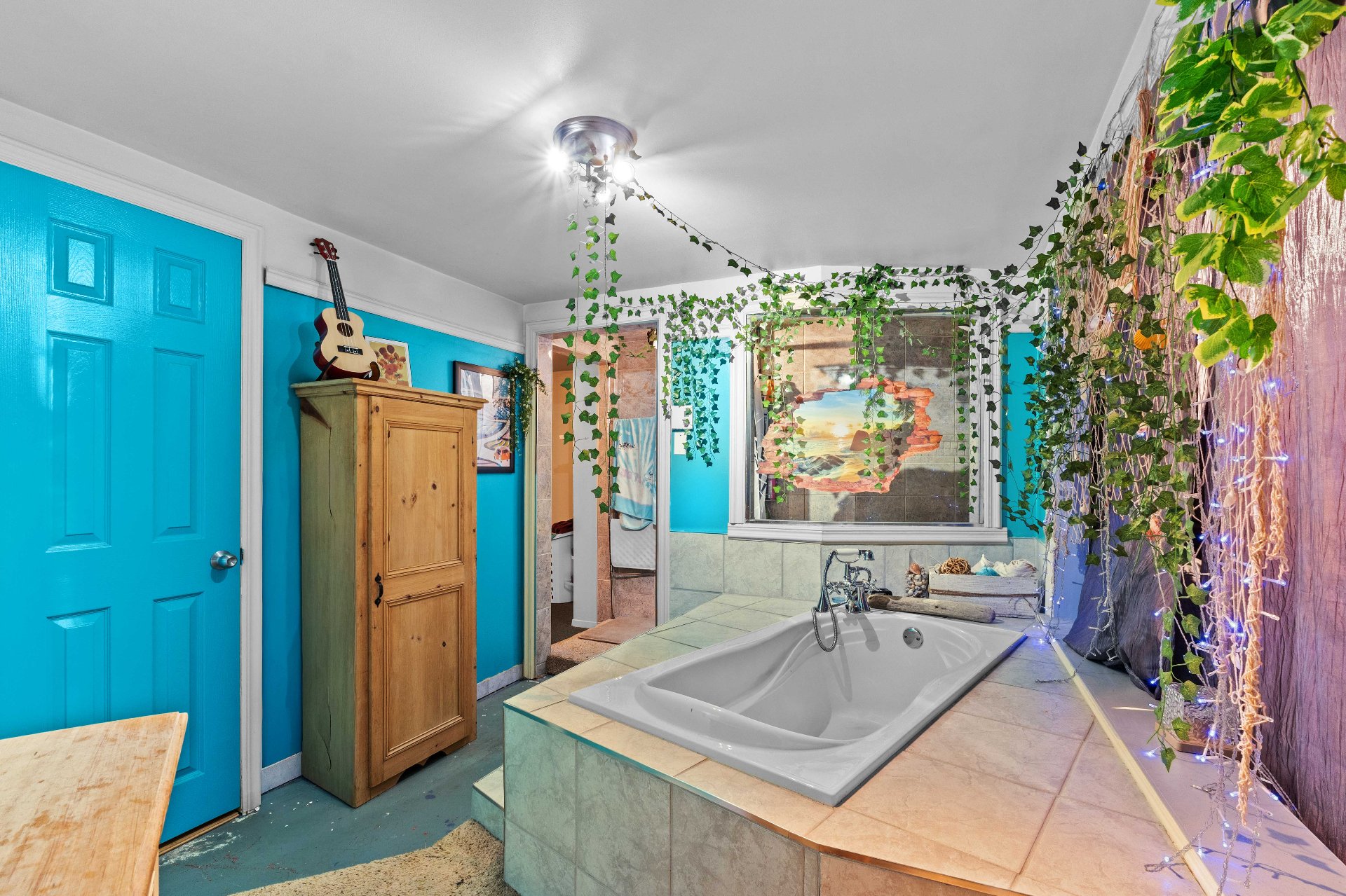 Douche et bain attenant à la chambre du sous-sol