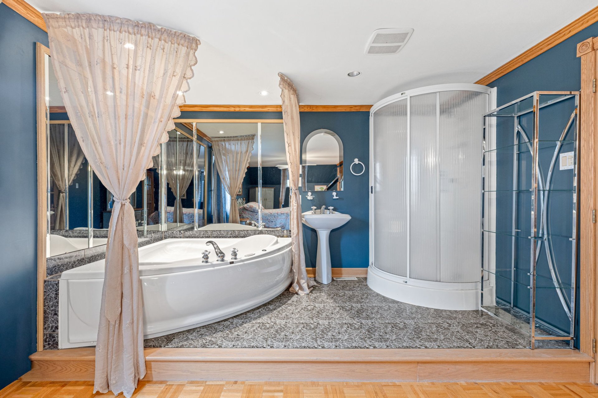 Salle de bains attenante à la CCP