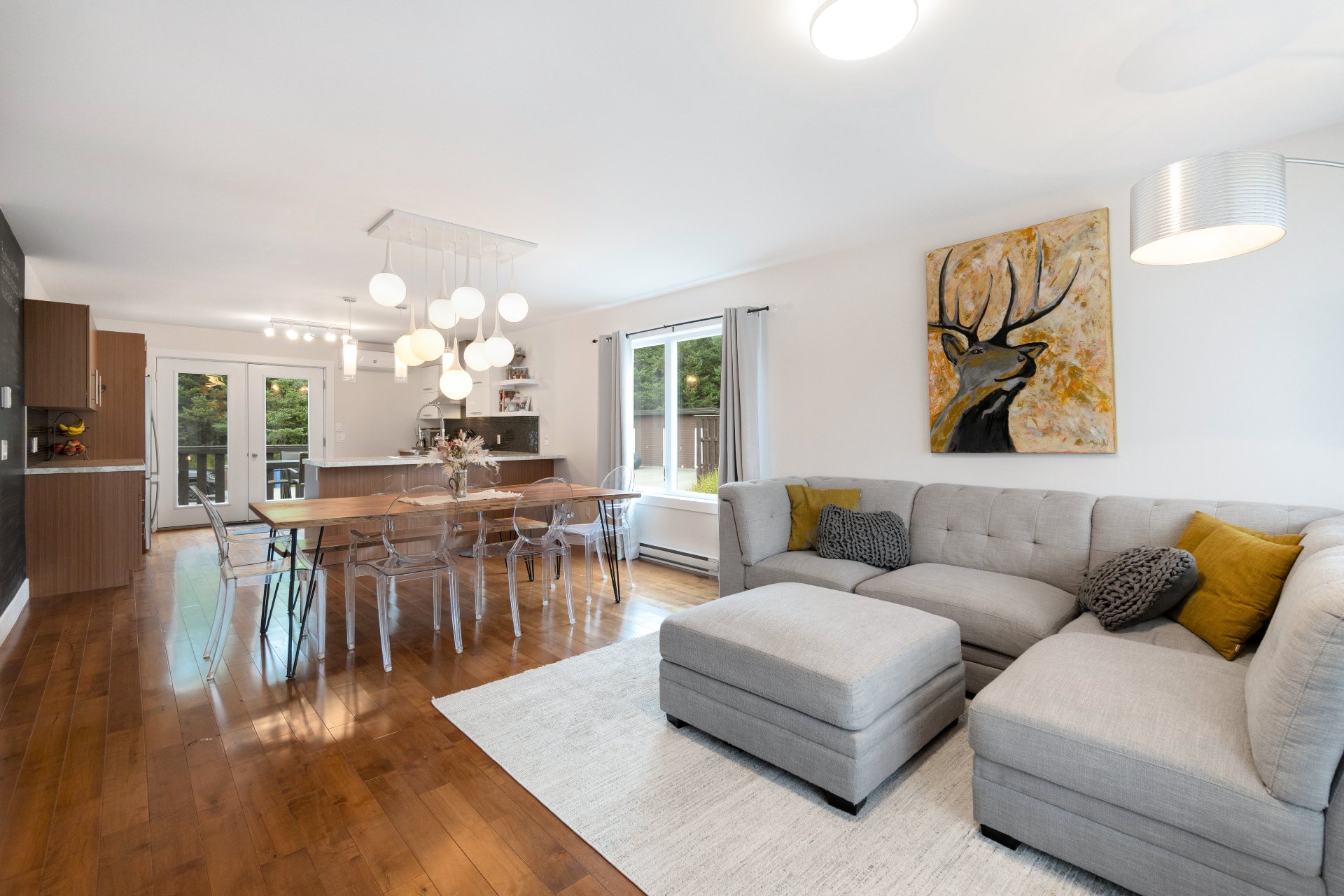 Aire ouverte au rez-de-chaussée