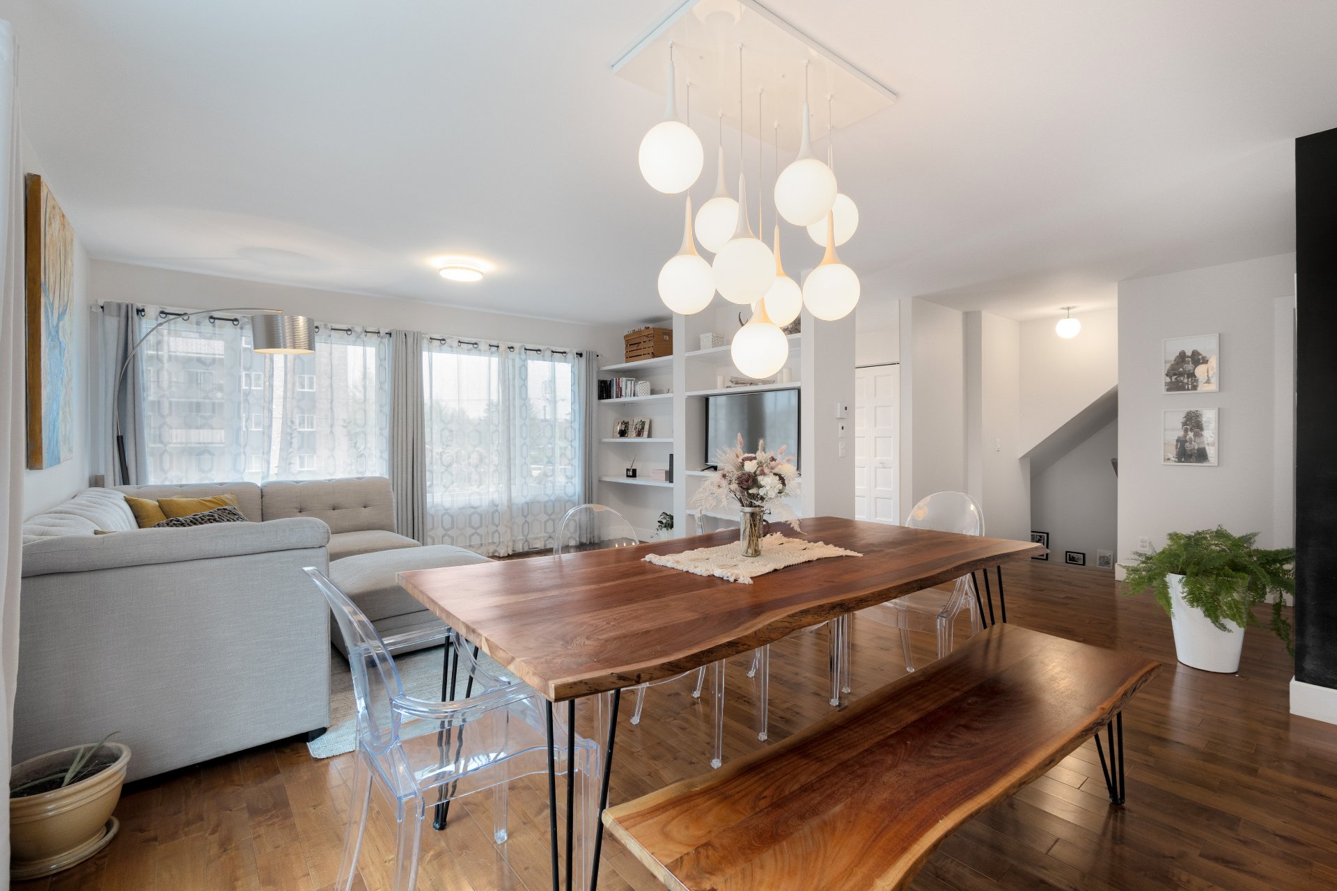 Pièce spacieuse, possibilité de grande table