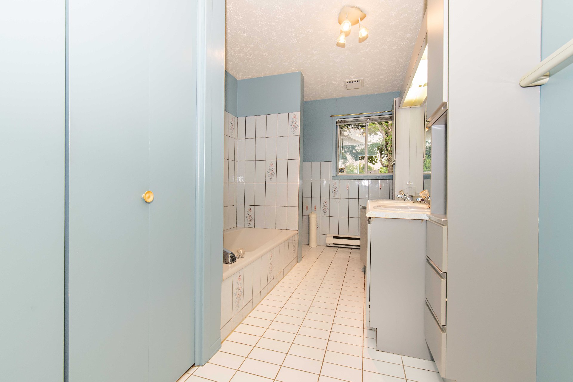 Ensuite bathroom