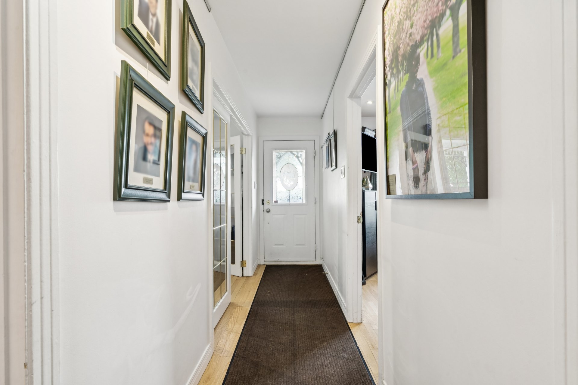 Entrée 3'6'' X 16'2'' irr