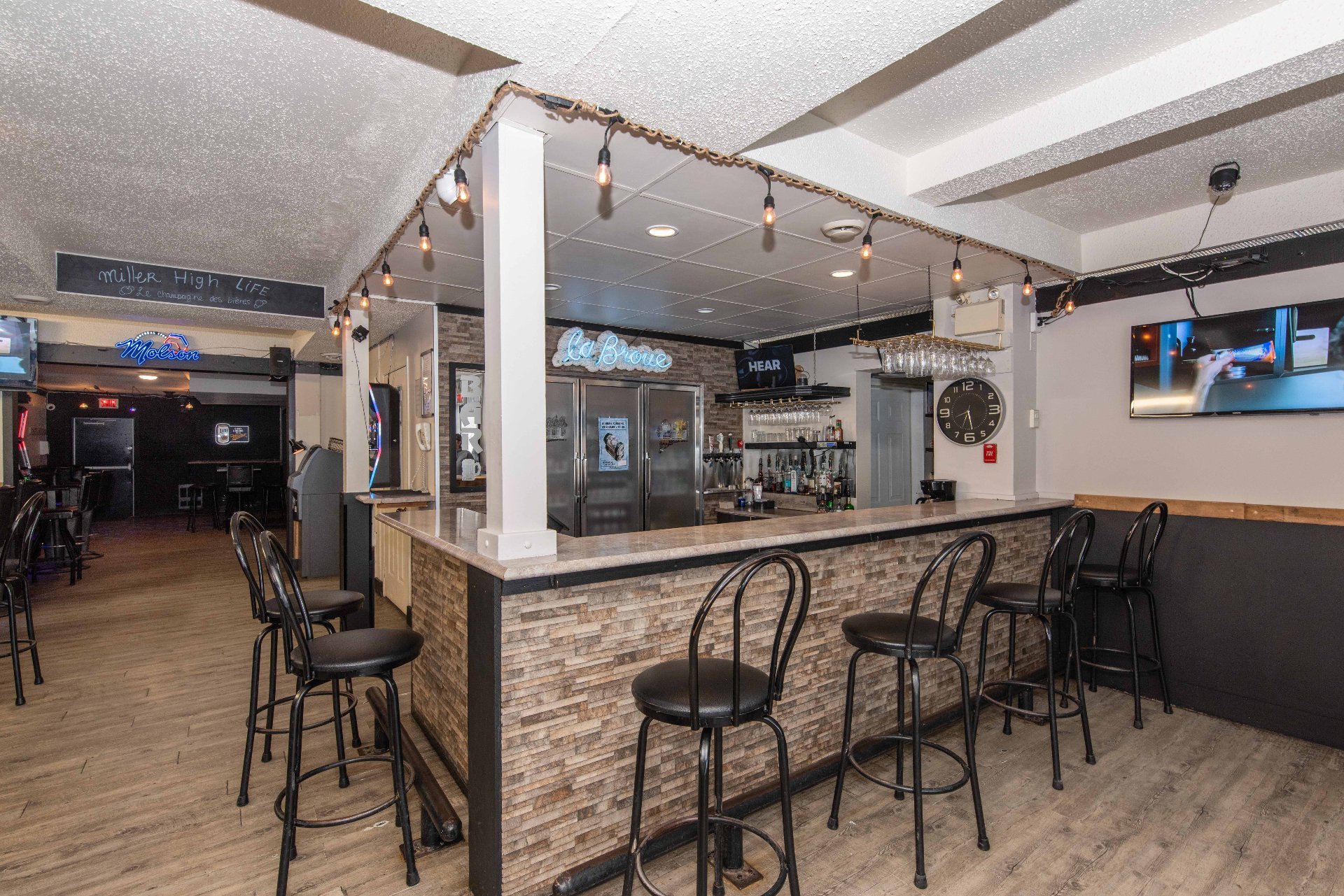 Bar