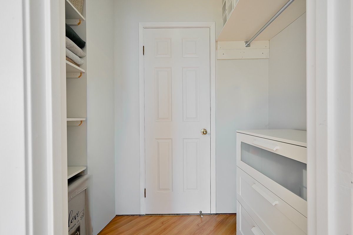 Walk-in closet