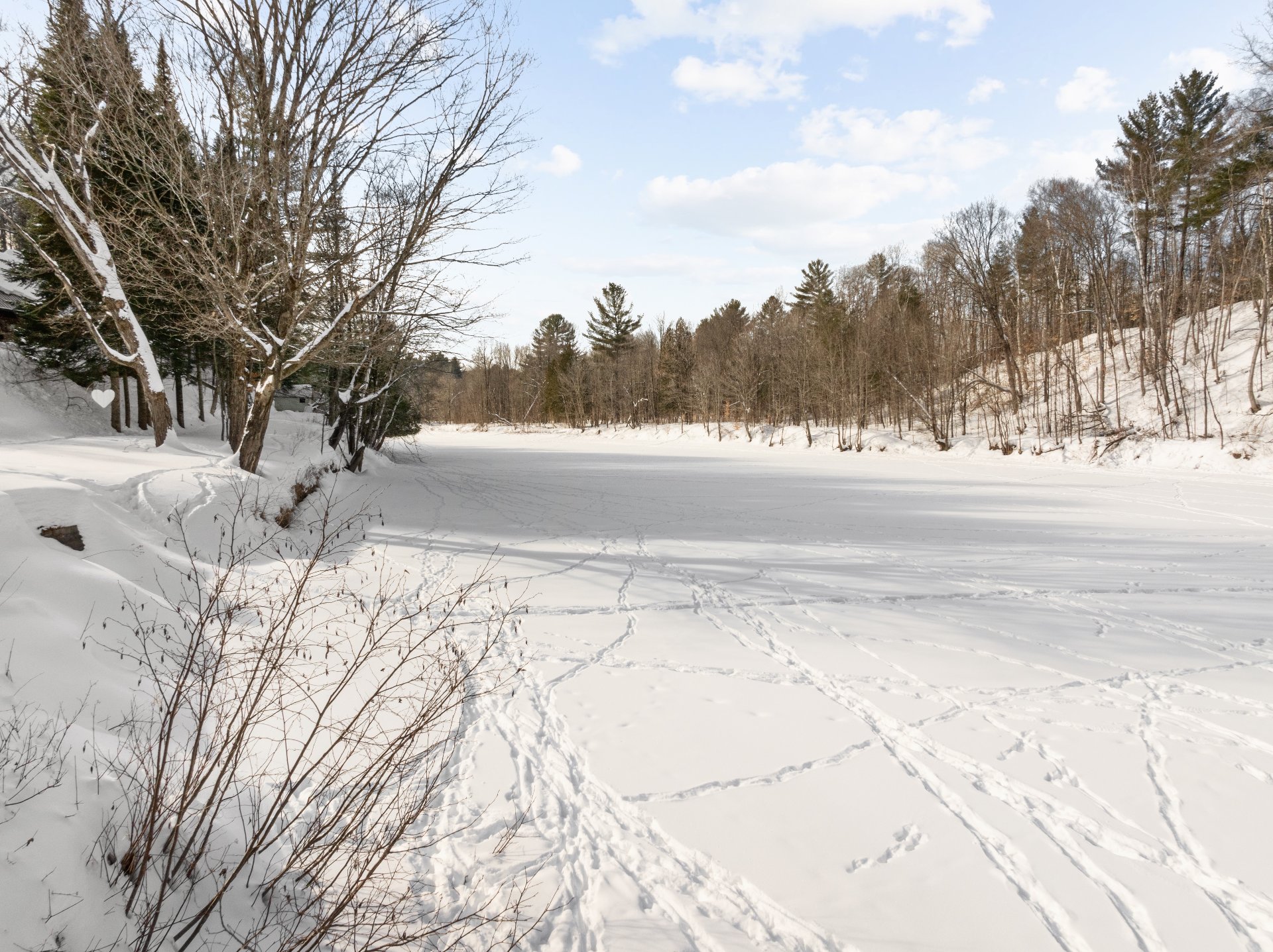 Accès au plan d'eau
