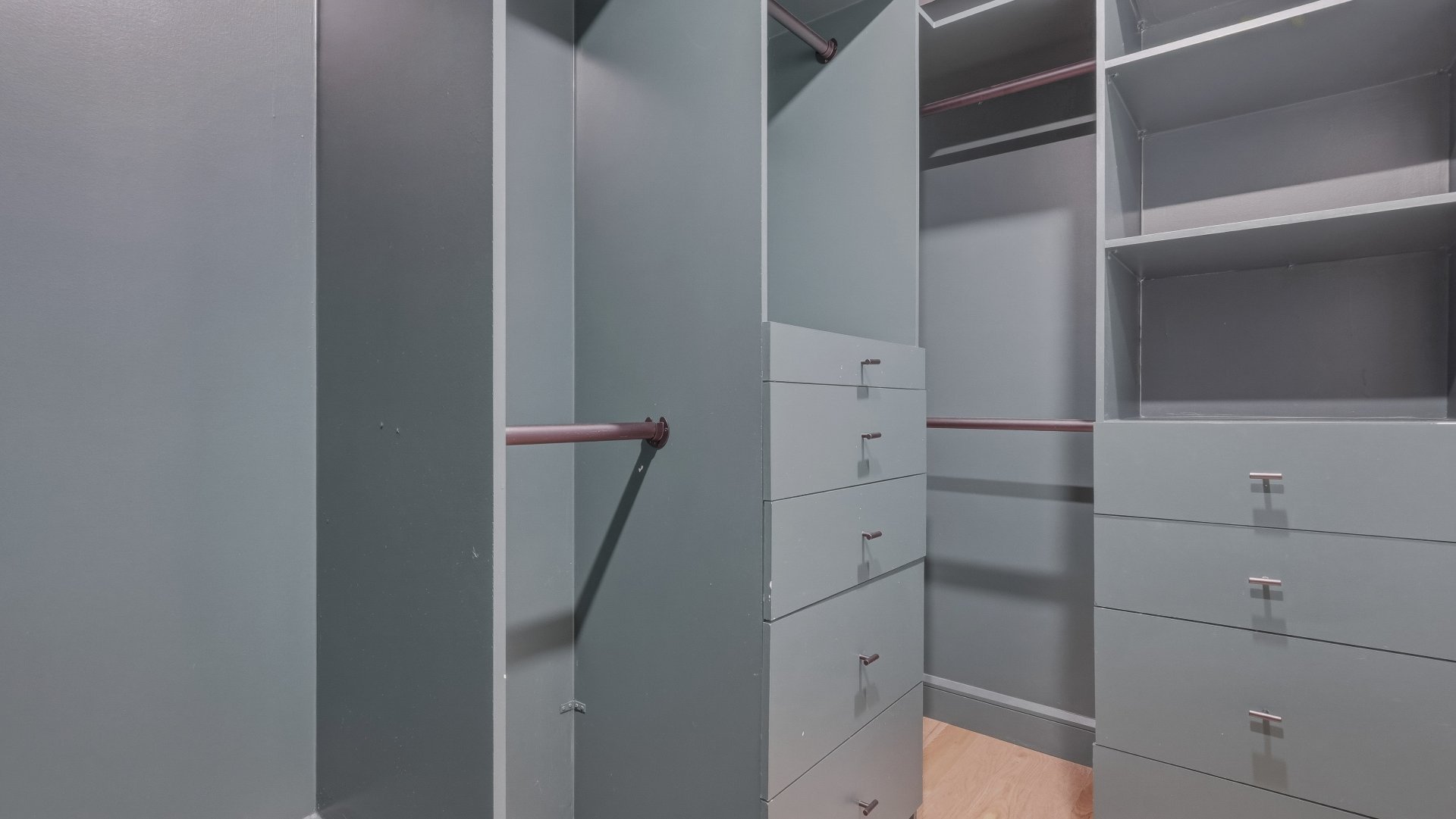 Walk-in closet