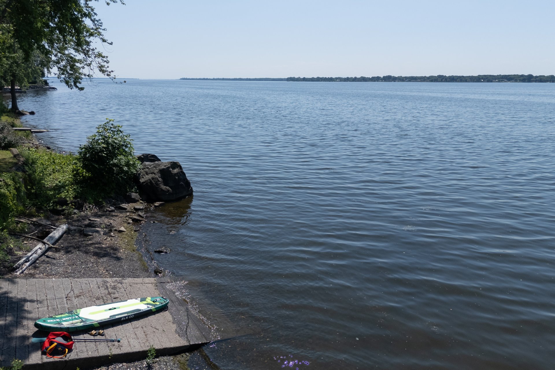 Accès au plan d'eau