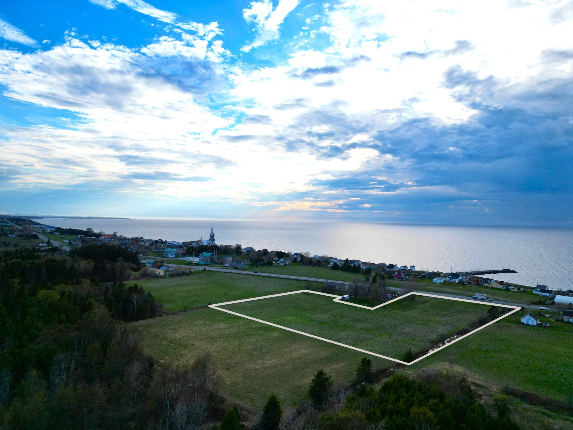 Terrain d'une superficie de 148 866,97 pc