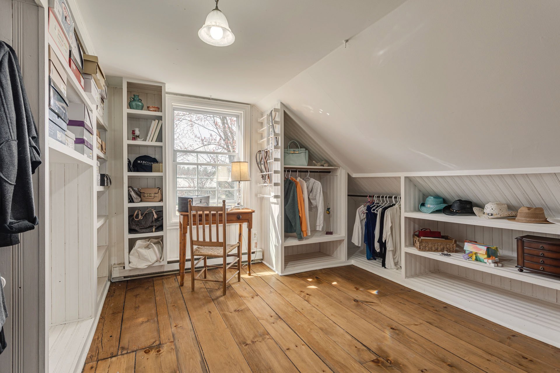 Walk-in closet