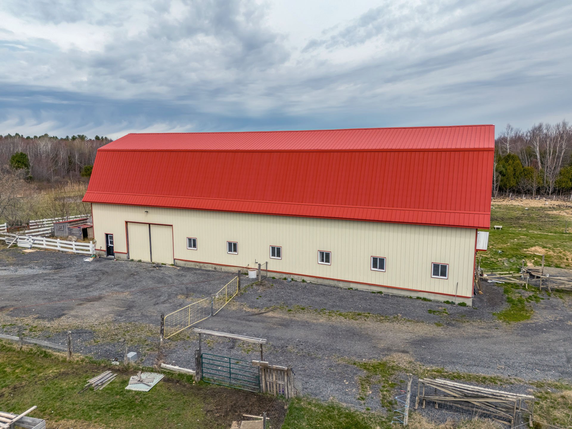 Grange, hangar, garage