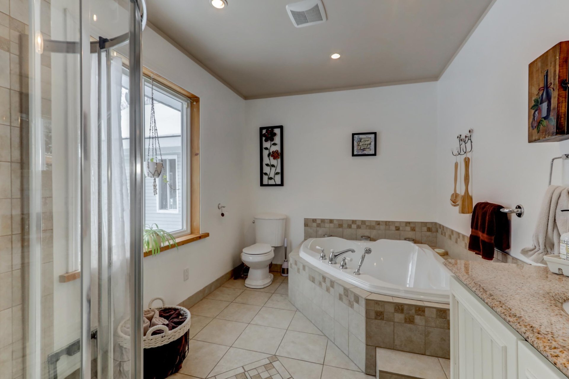 Salle de bains attenante à la CCP