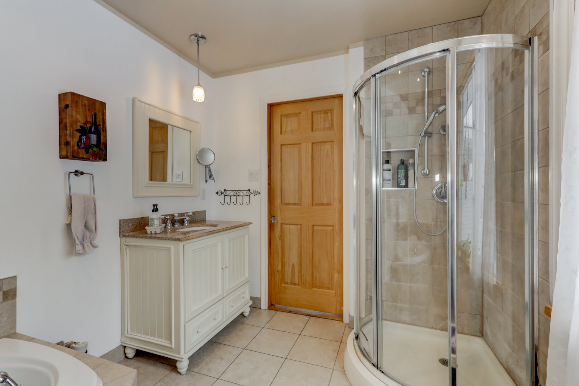 Salle de bains attenante à la CCP