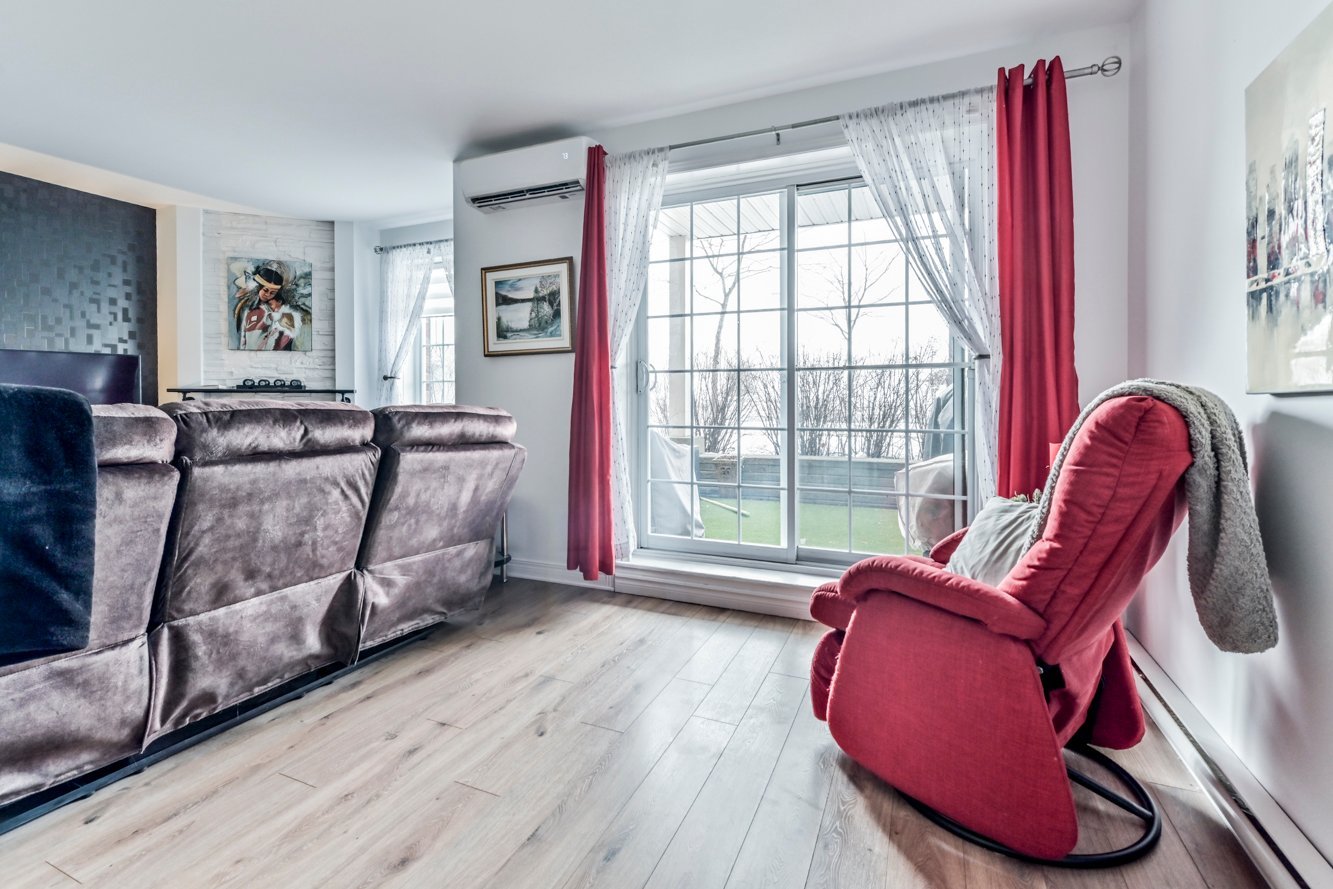 Porte-patio vers un premier balcon