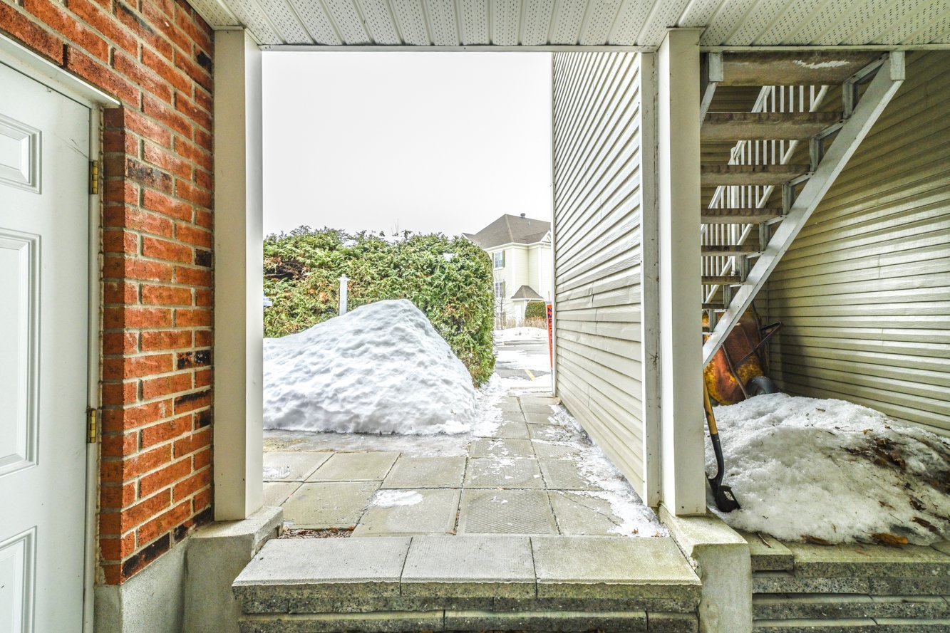 Vers le stationnement