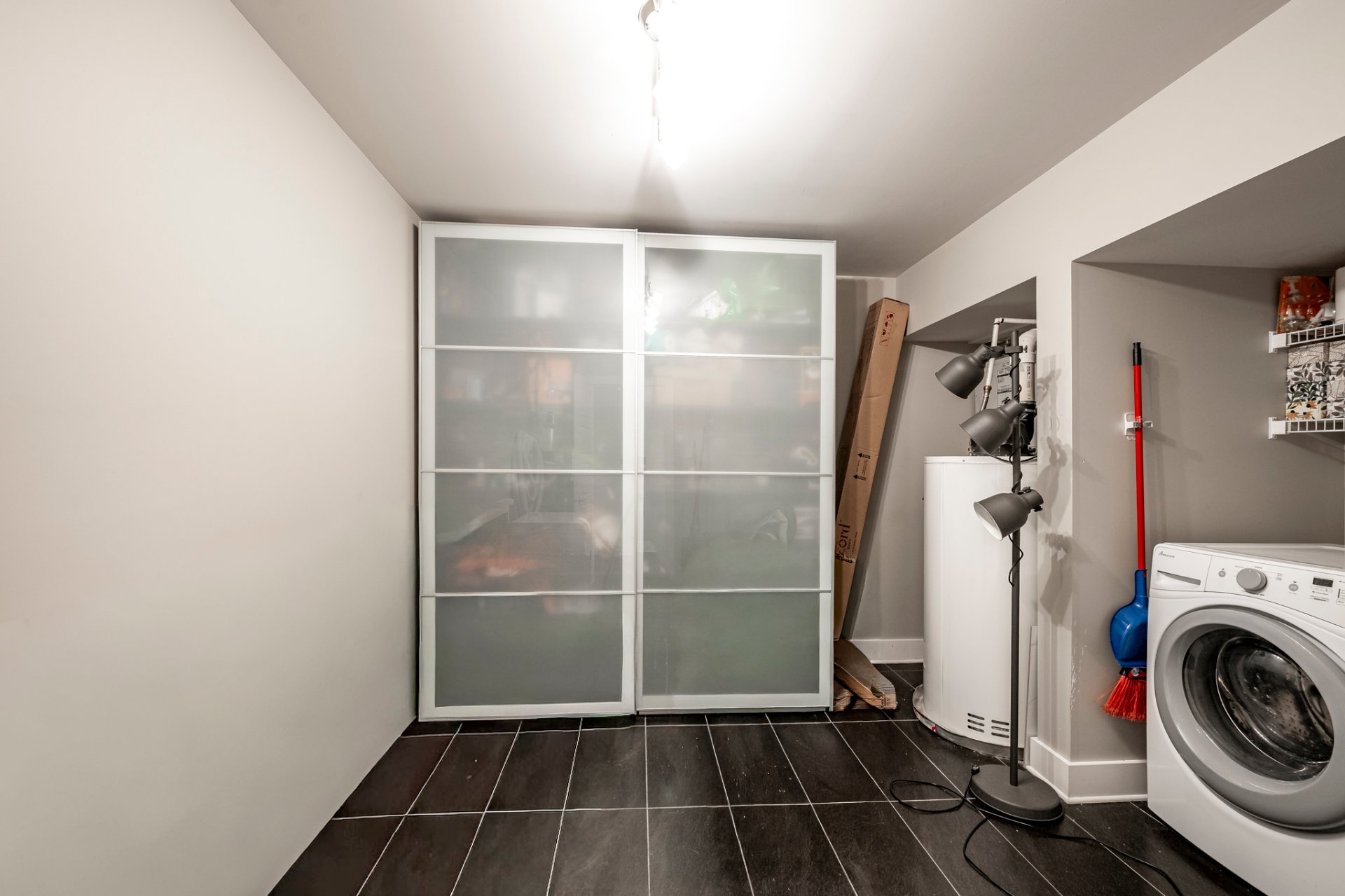 Et espace de rangement