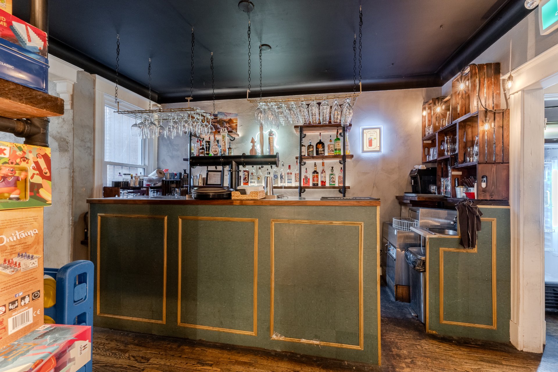 Bar