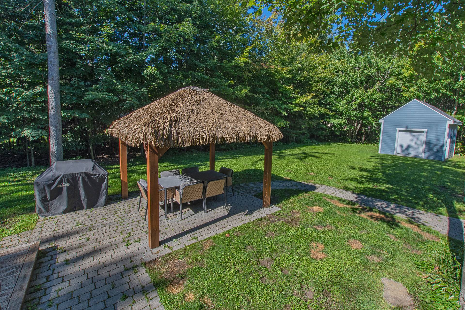 Gazebo exotique