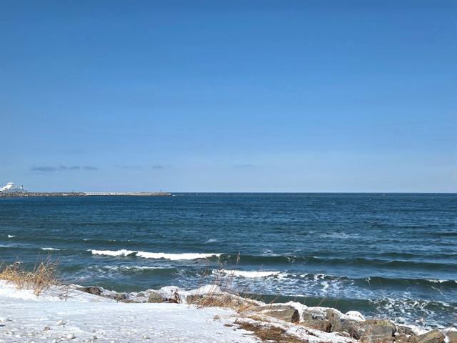 Access to a body of water