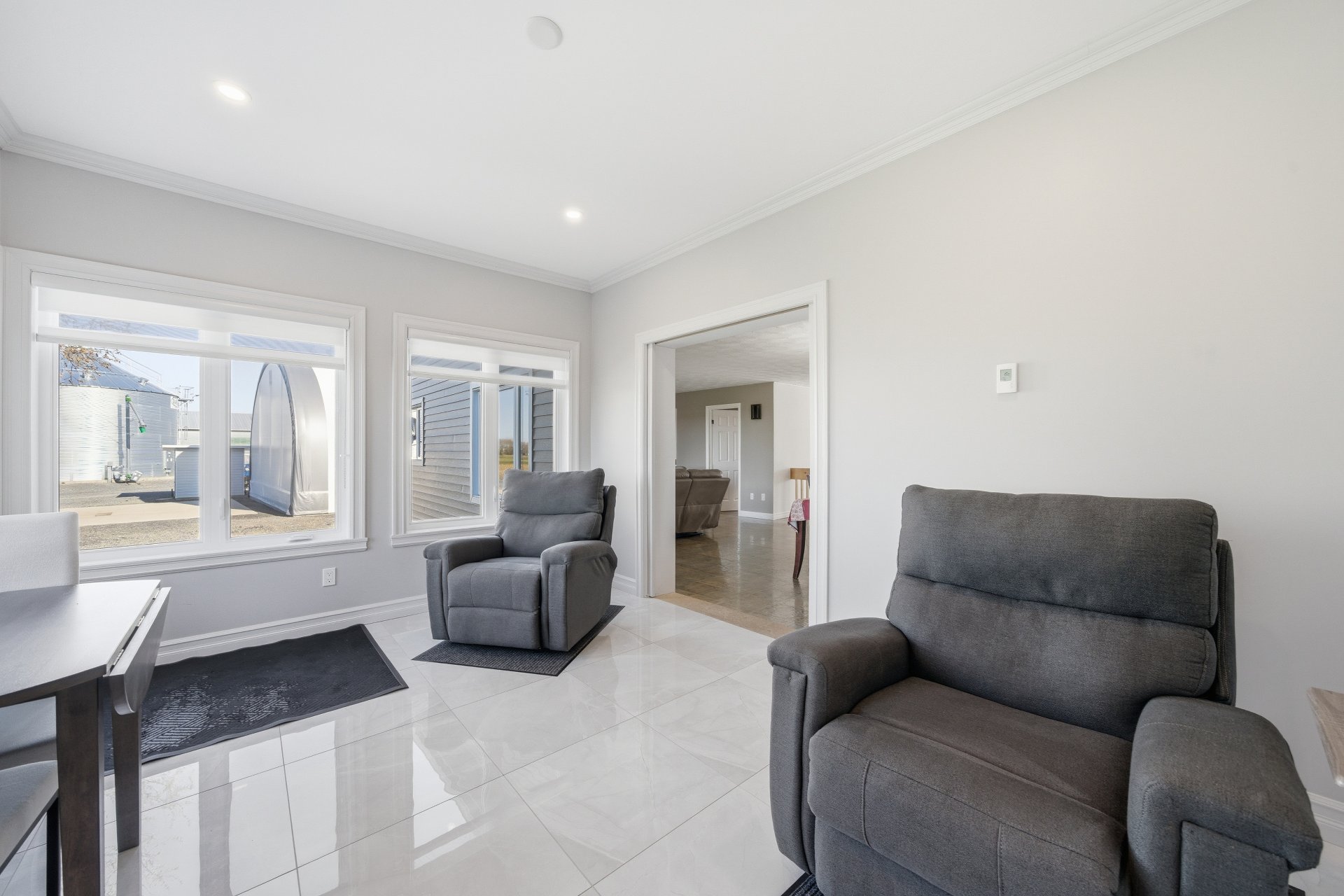 Véranda adjacente à la salle à manger