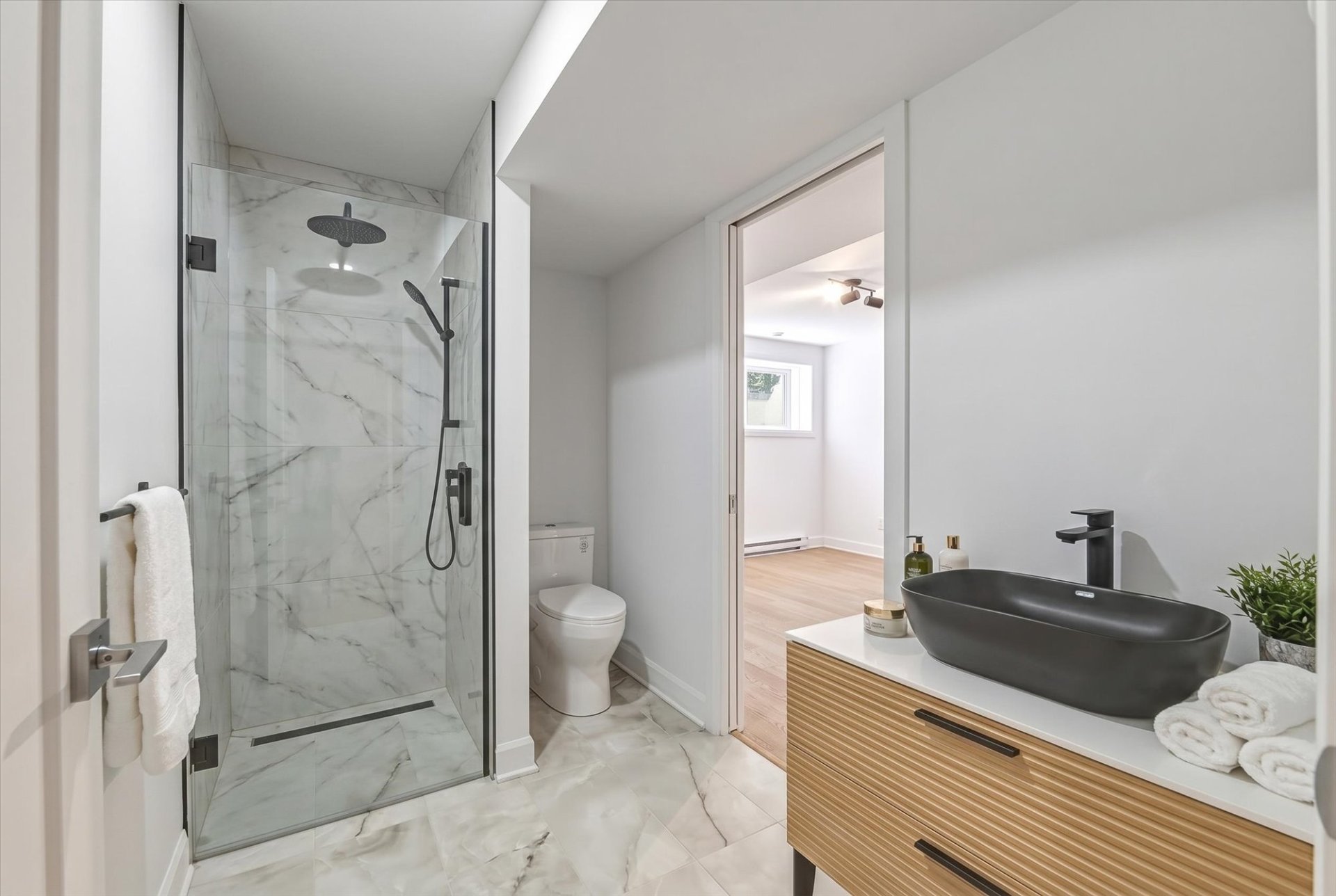 Utilisation de l'IA / Attenante à la chambre