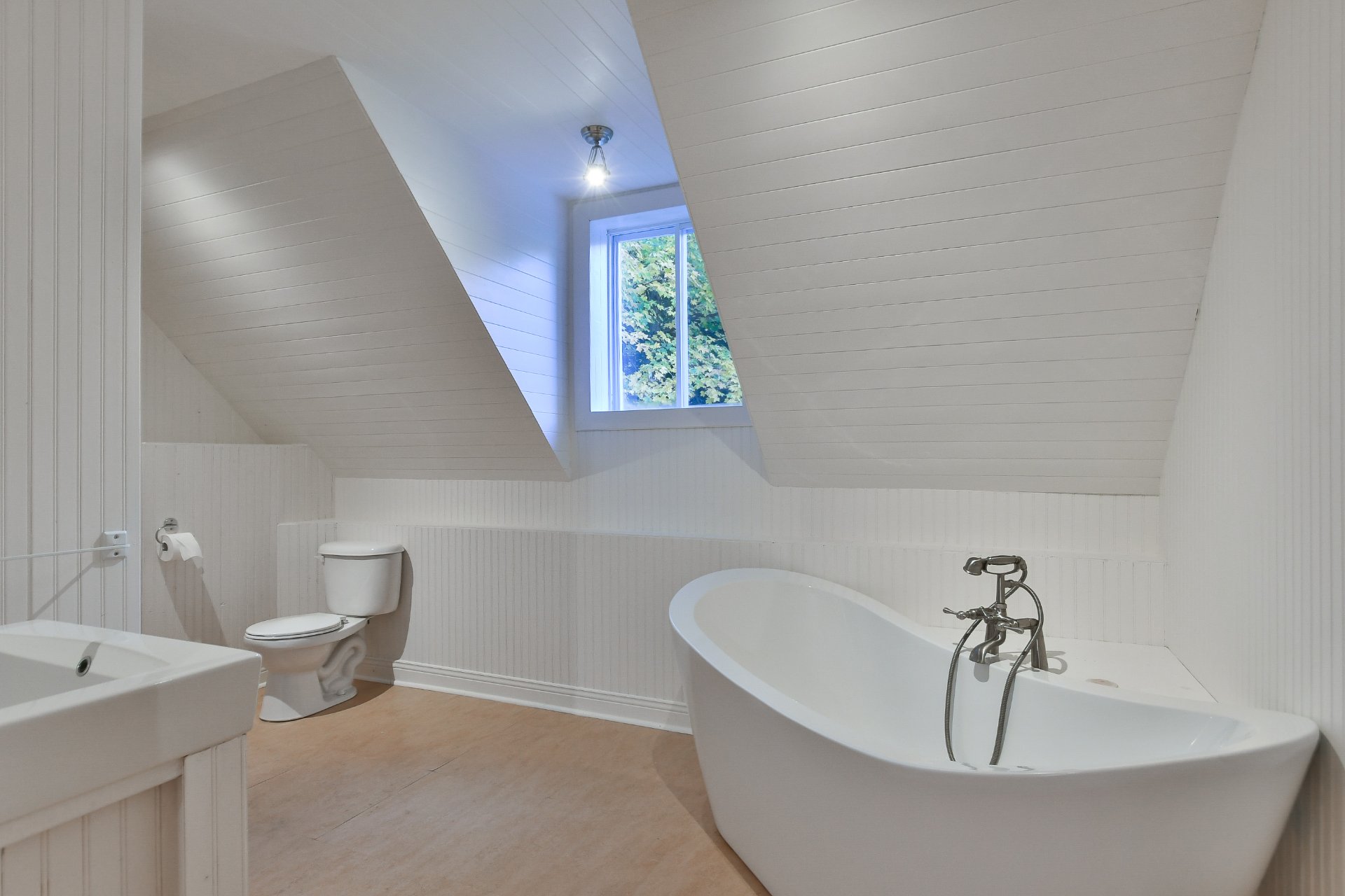 Salle de bains attenante à la CCP