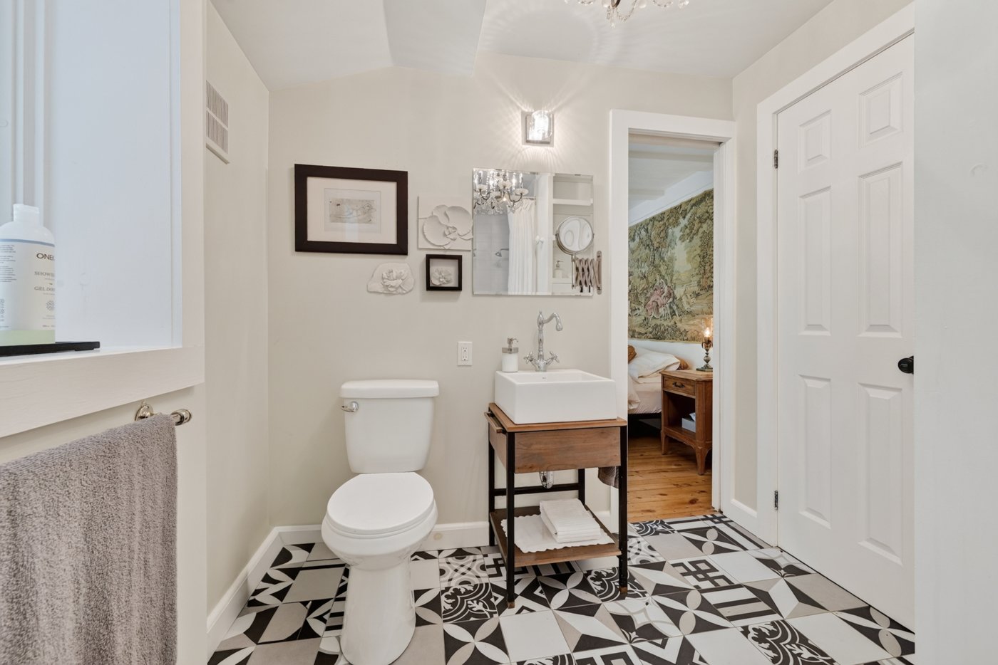 Ensuite bathroom