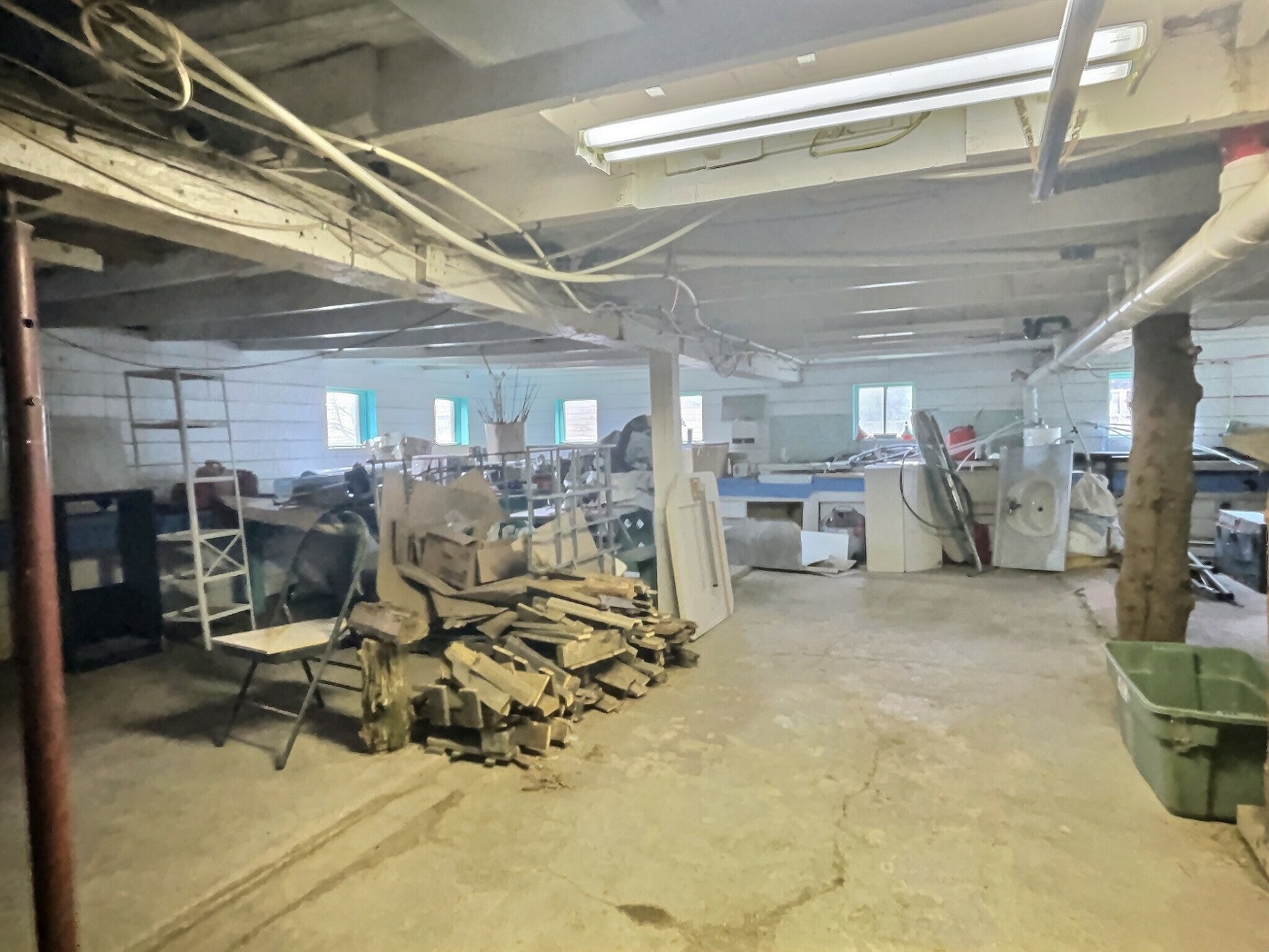 Sous-sol bâtiment-grange