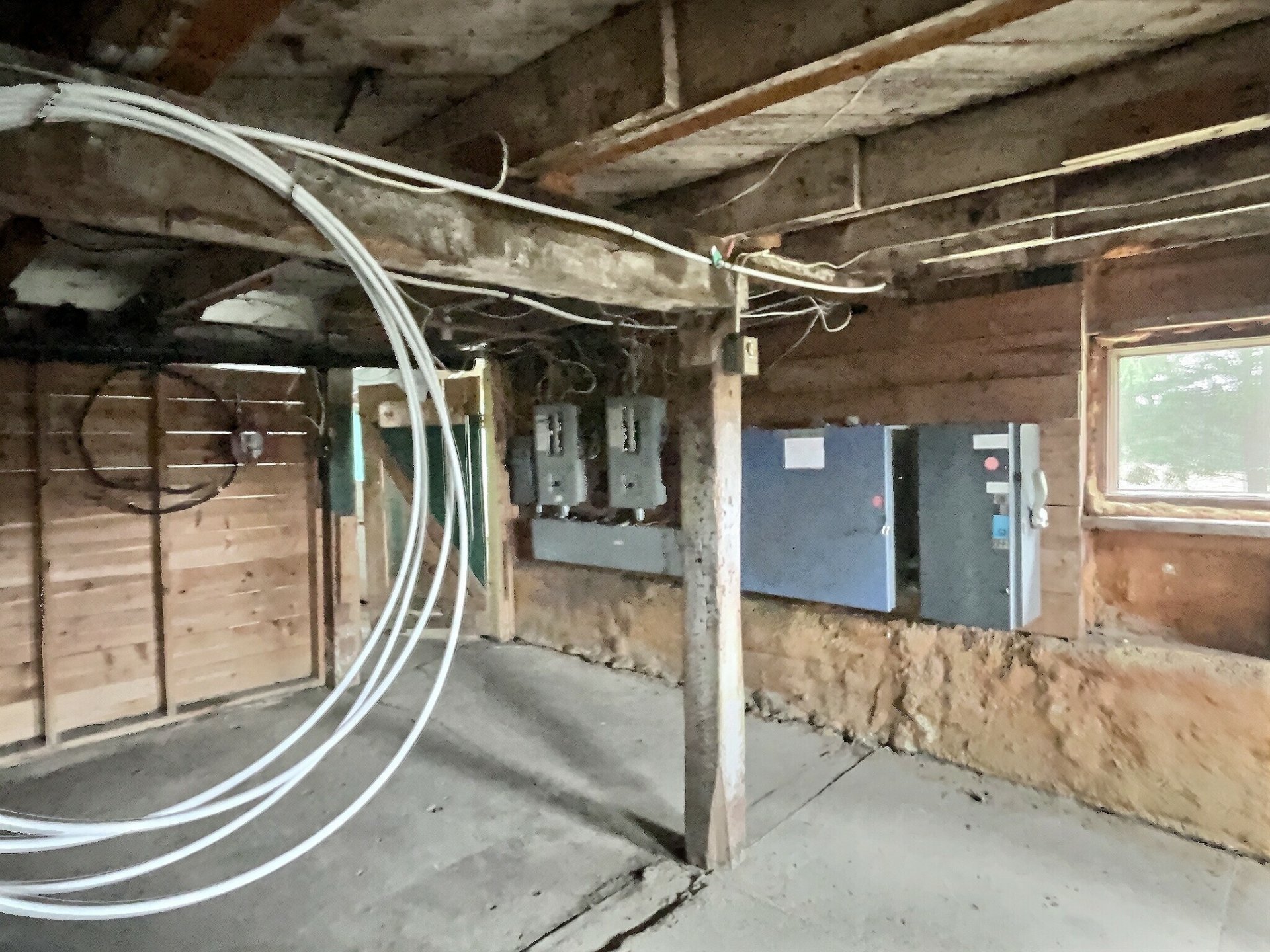 Sous-sol bâtiment-grange