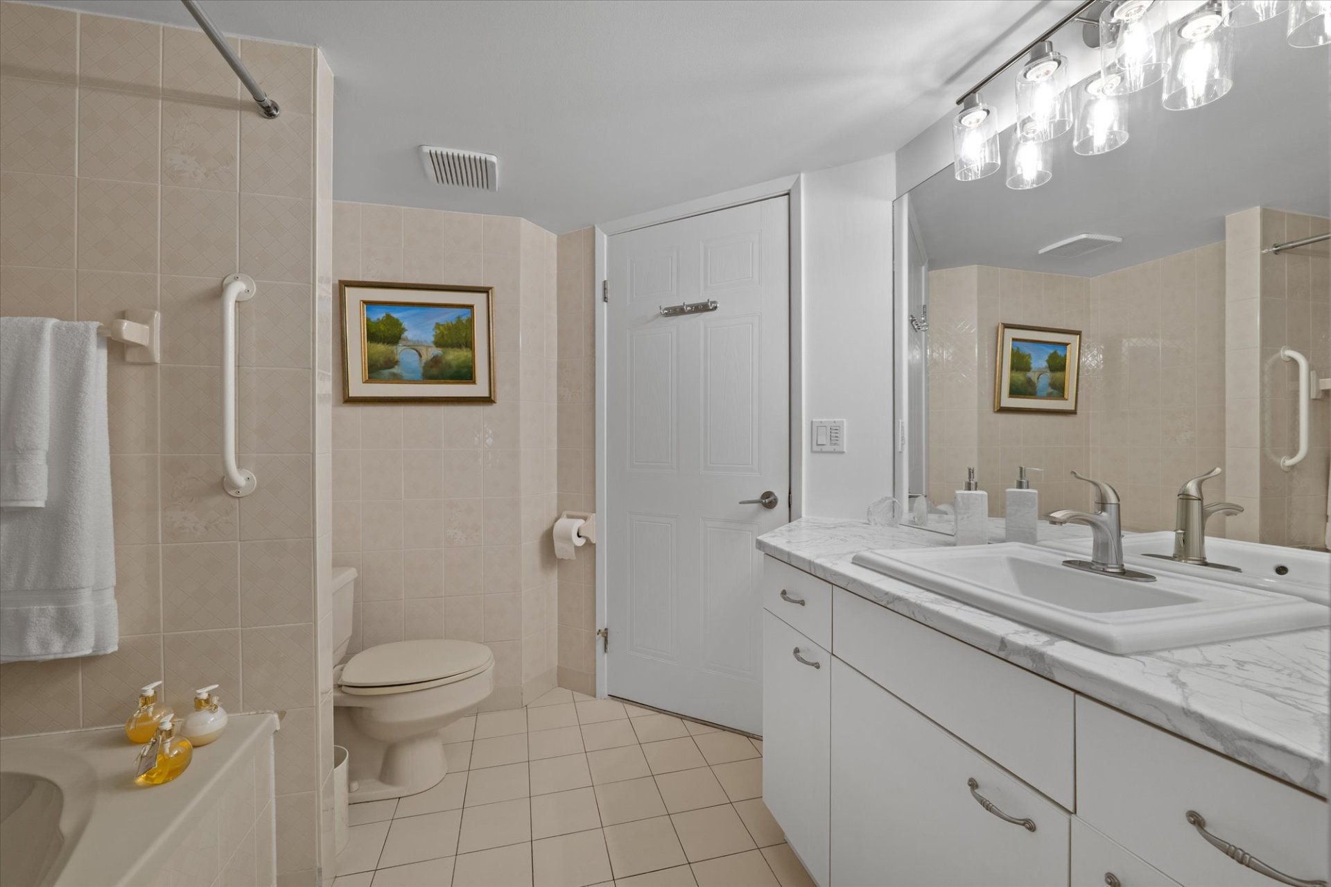 Ensuite bathroom