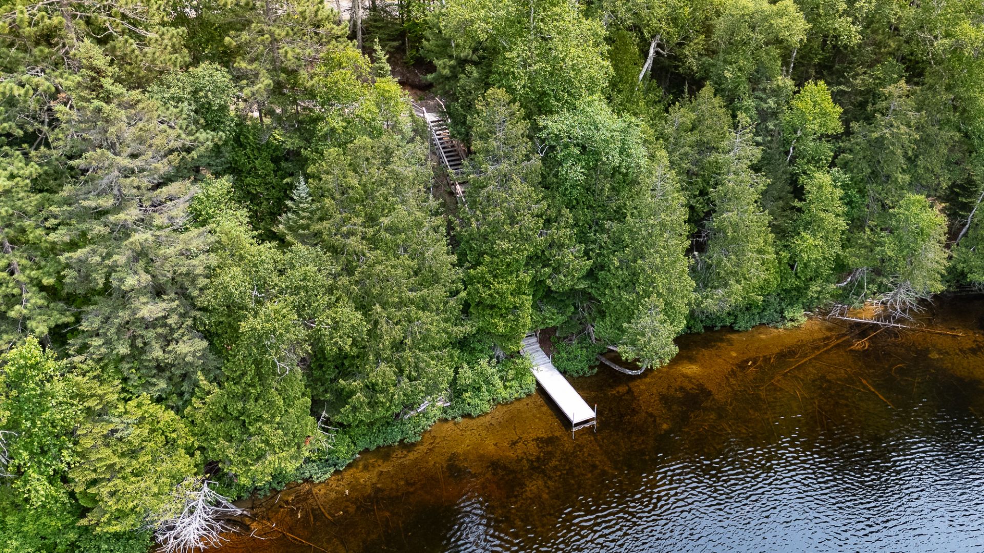 Accès au plan d'eau