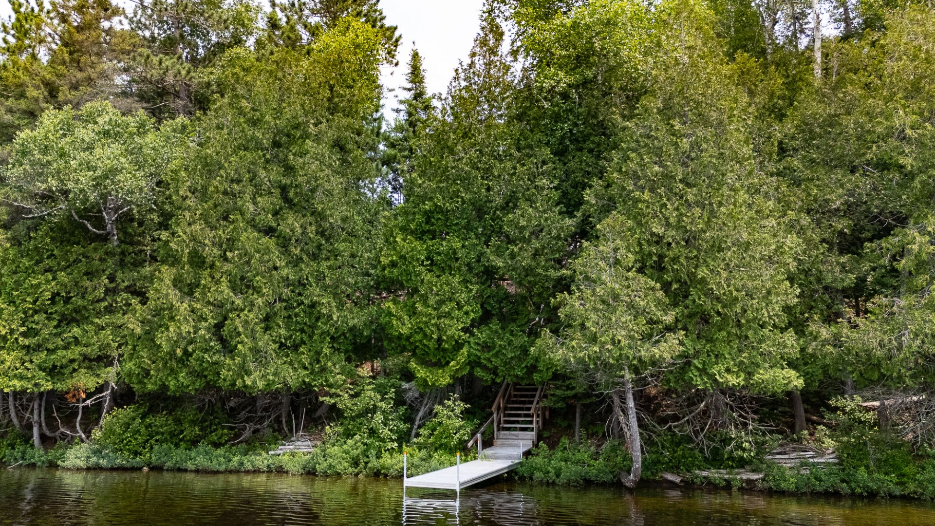 Accès au plan d'eau