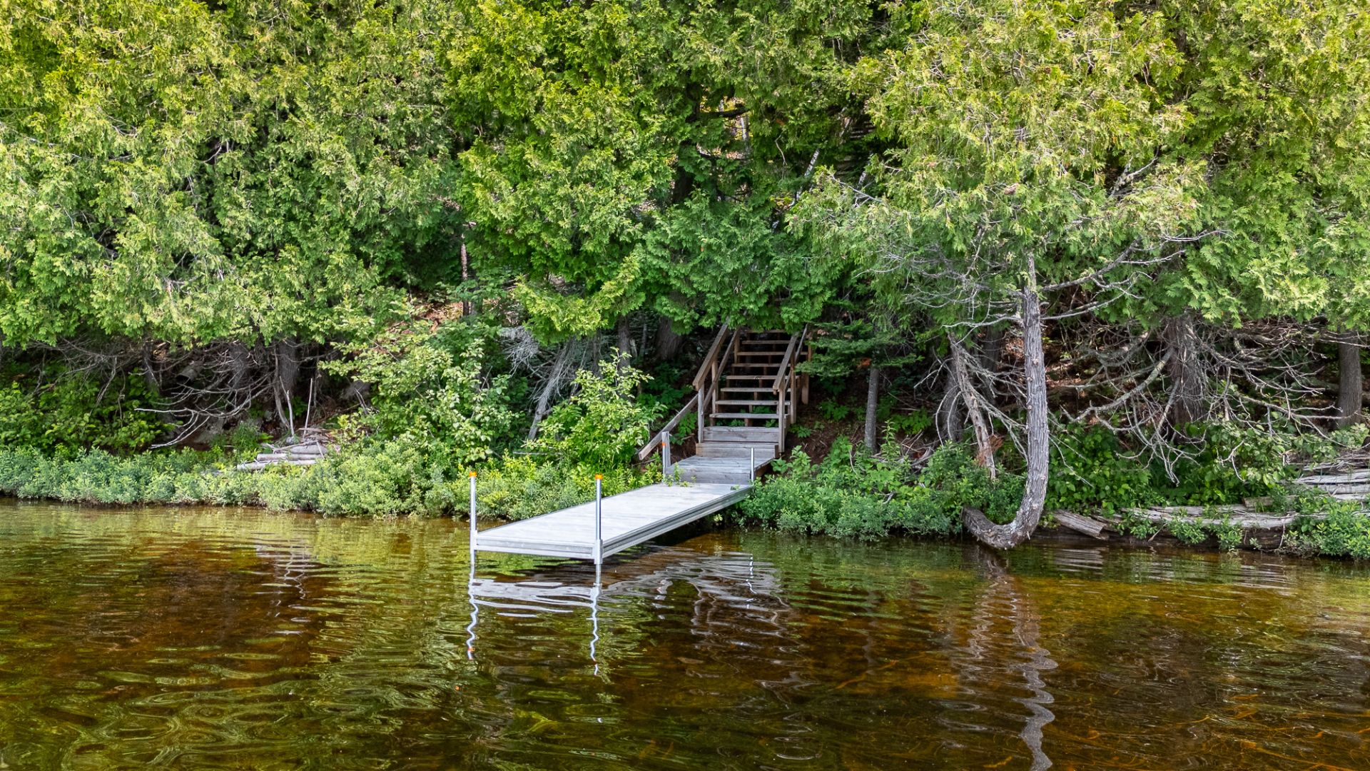 Accès au plan d'eau