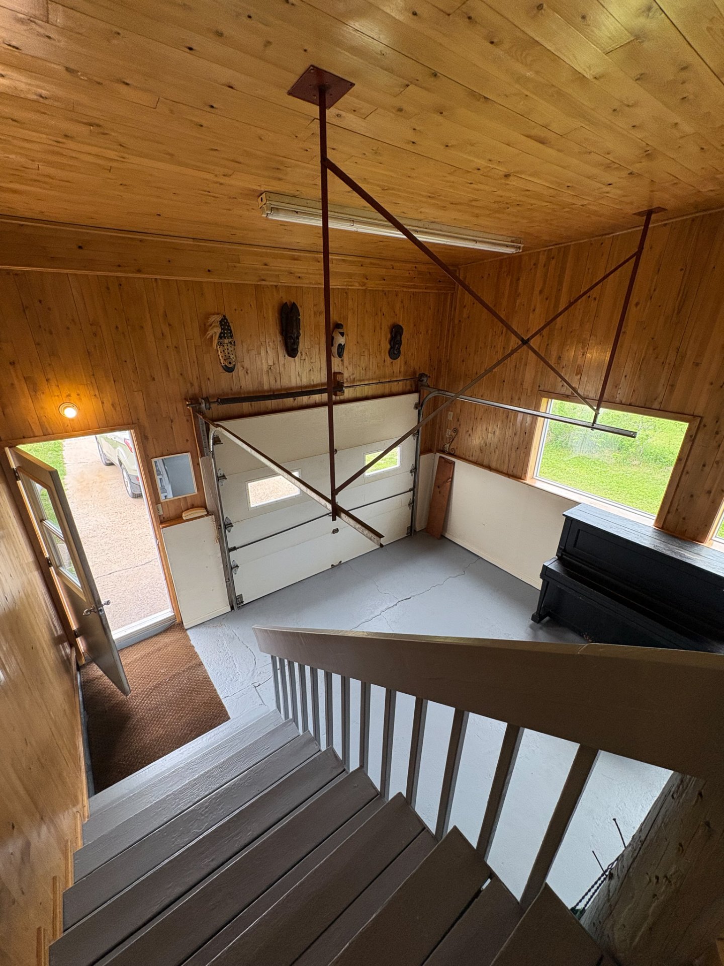 garage annexé à la maison vue de la mezzanine