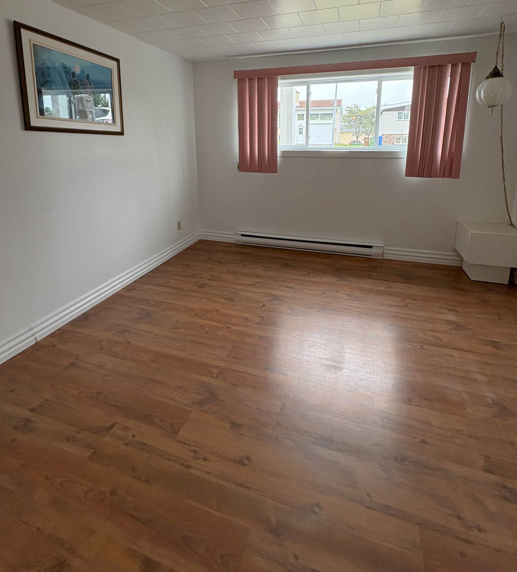 Au sous-sol appartement 5 et demi