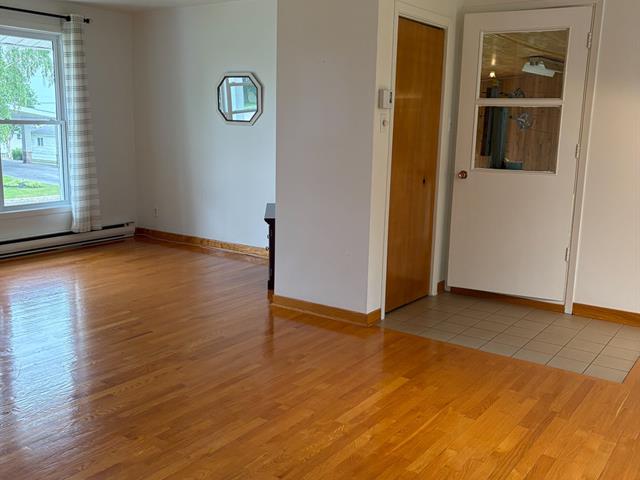 2 ième porte d'entrée par l'intérieur du garage